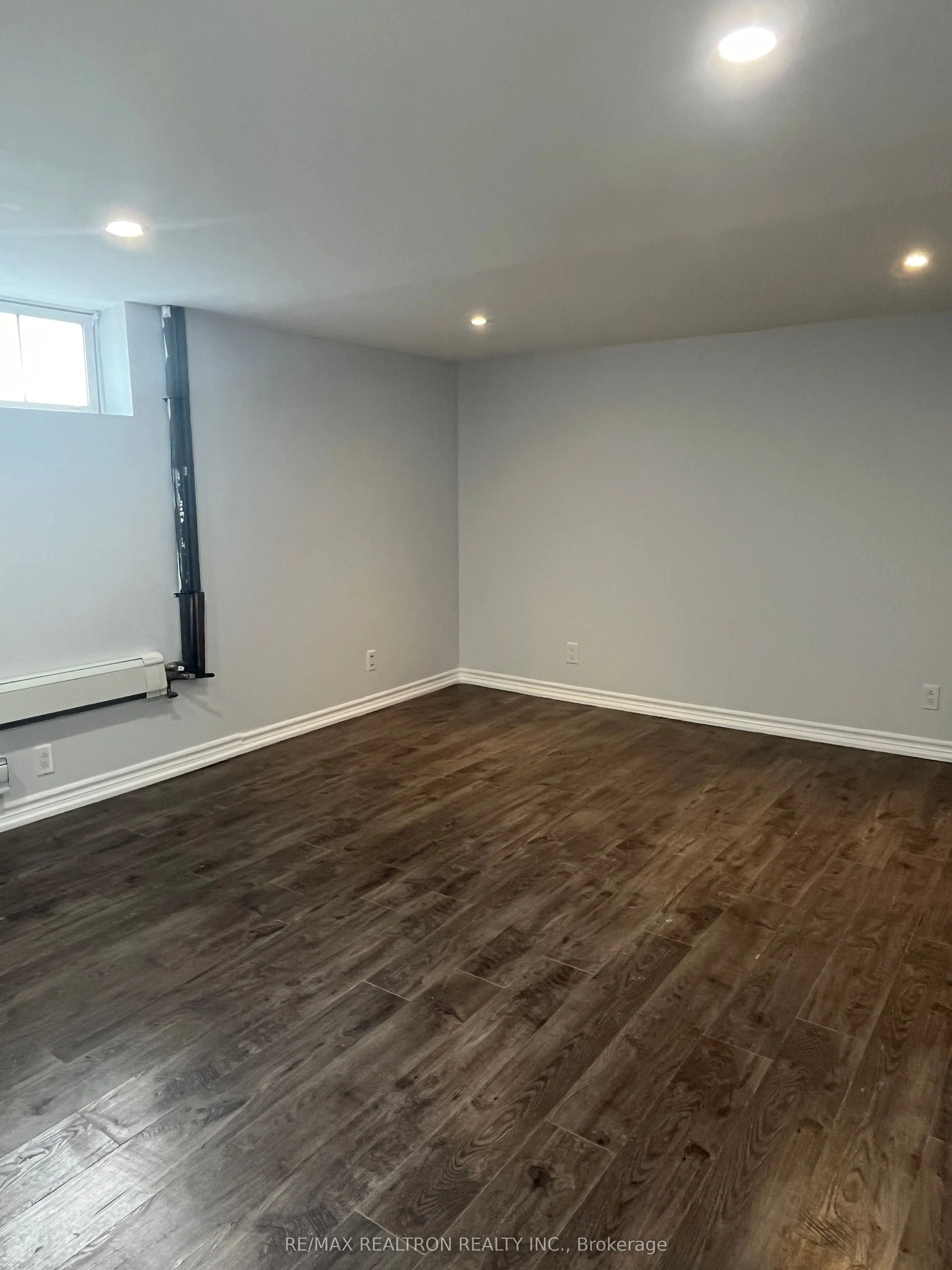 20 Wales Avenue W, #Basement