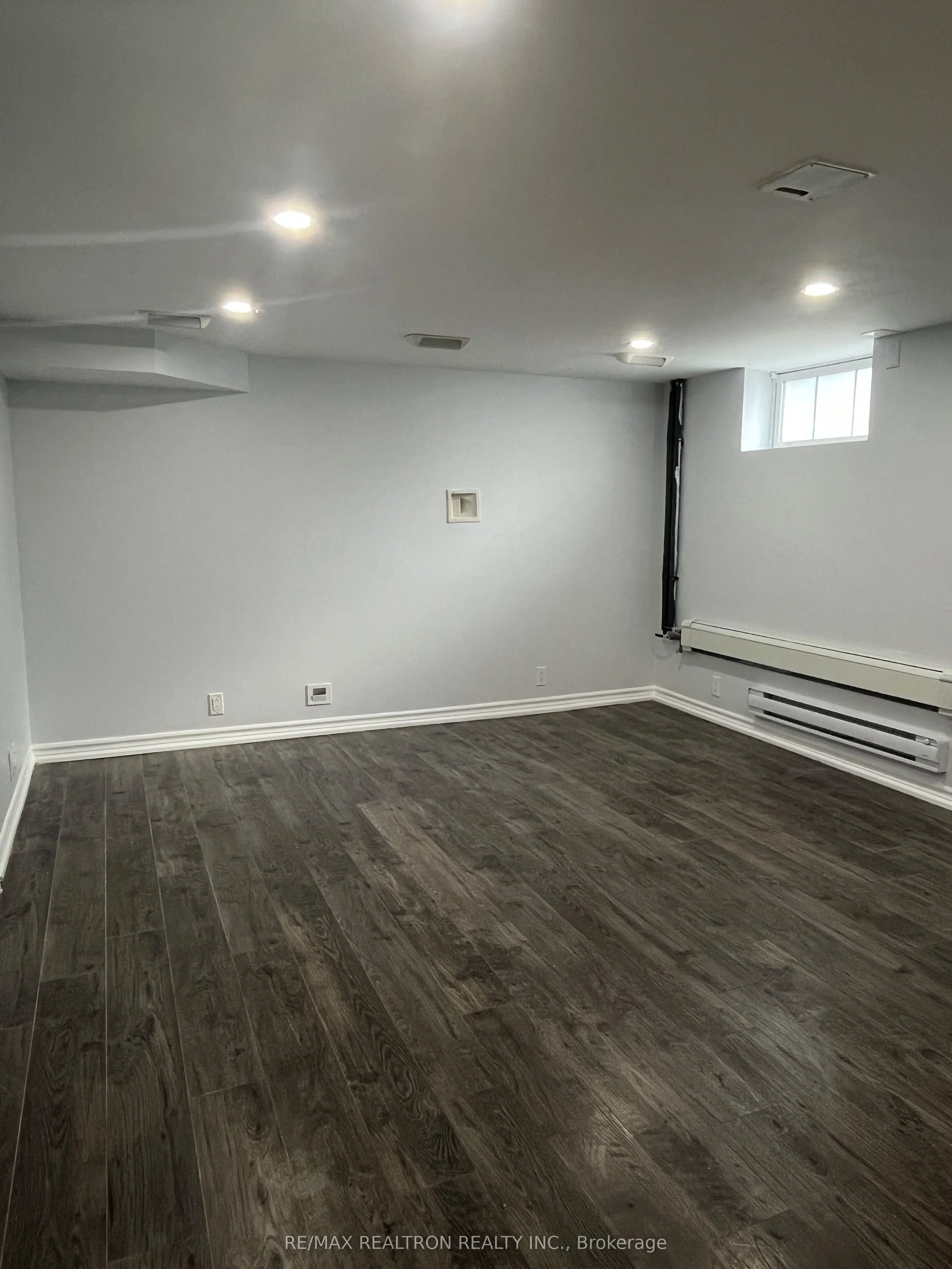 20 Wales Avenue W, #Basement