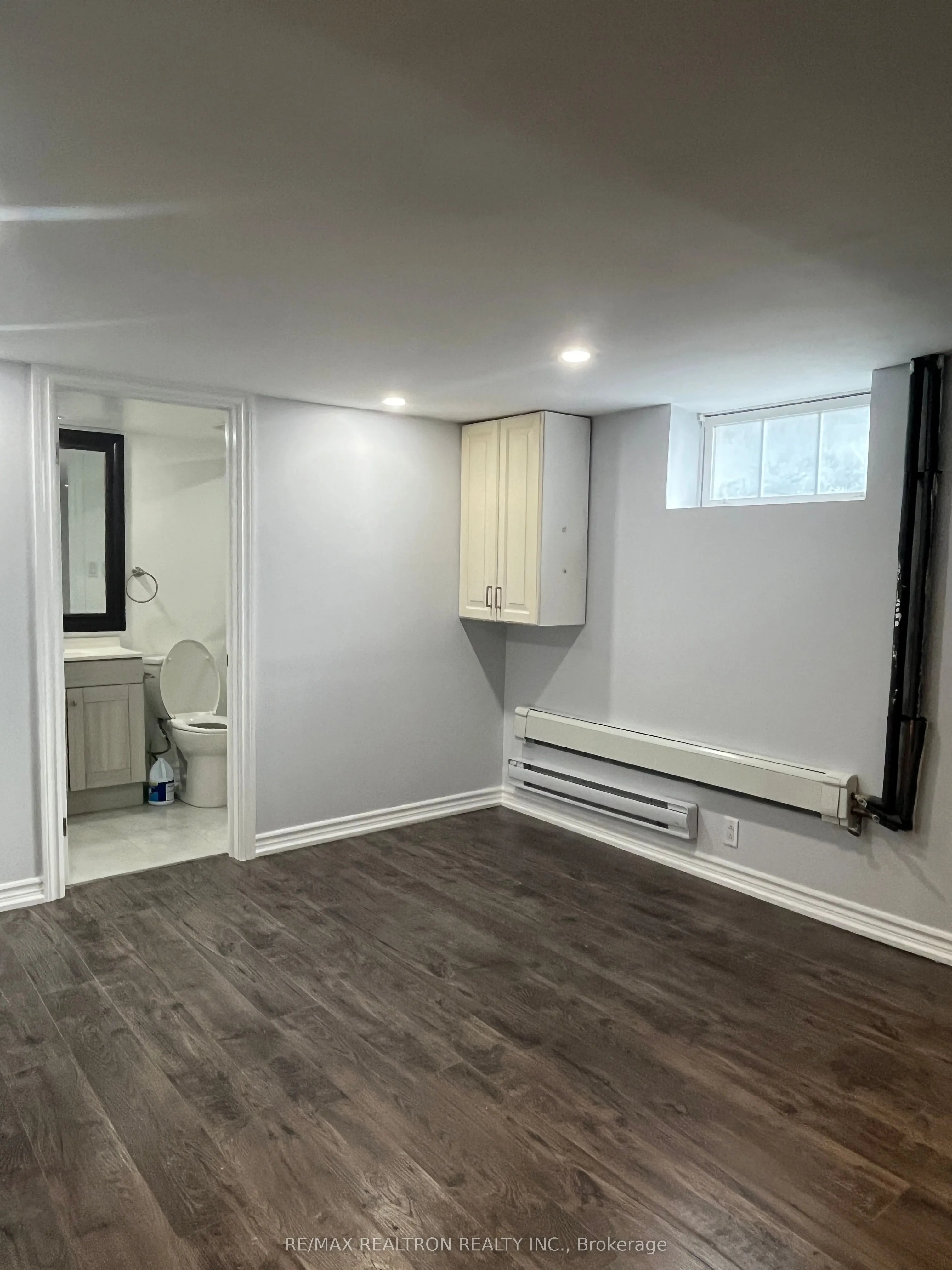 20 Wales Avenue W, #Basement