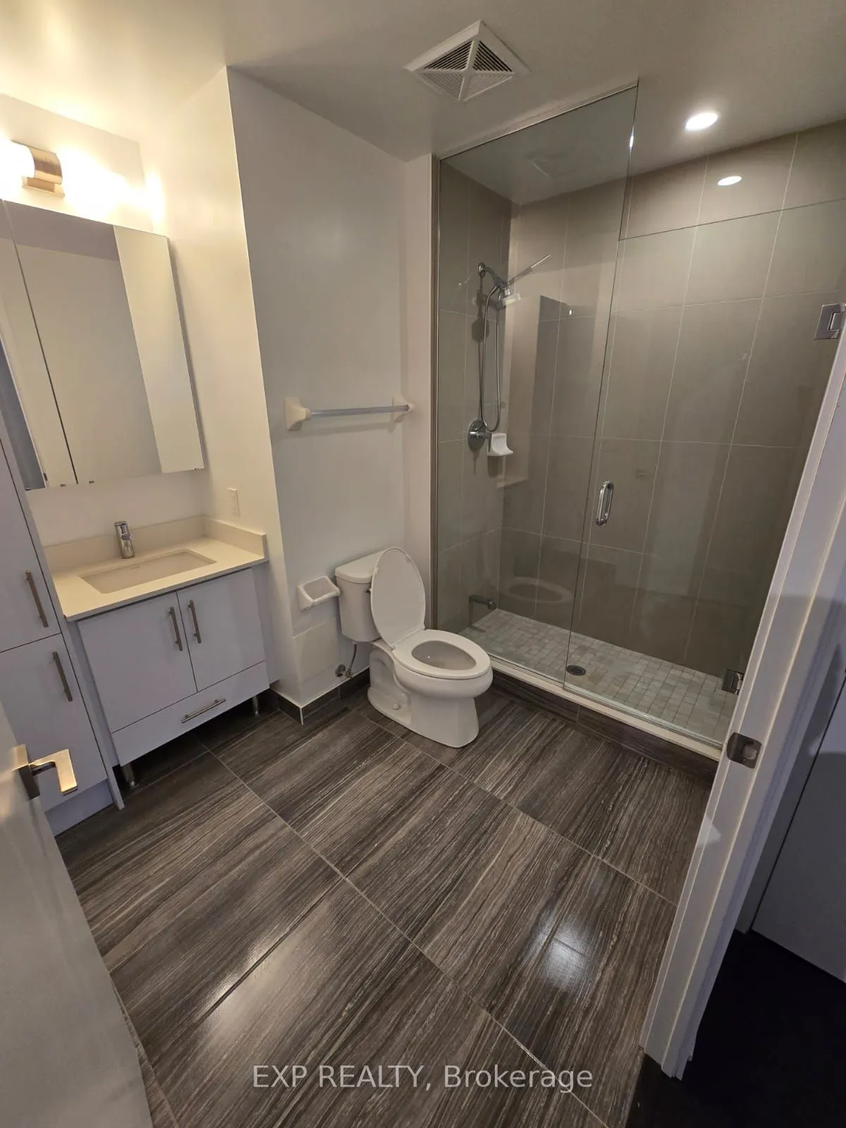 75 oneida Crescent, #1005