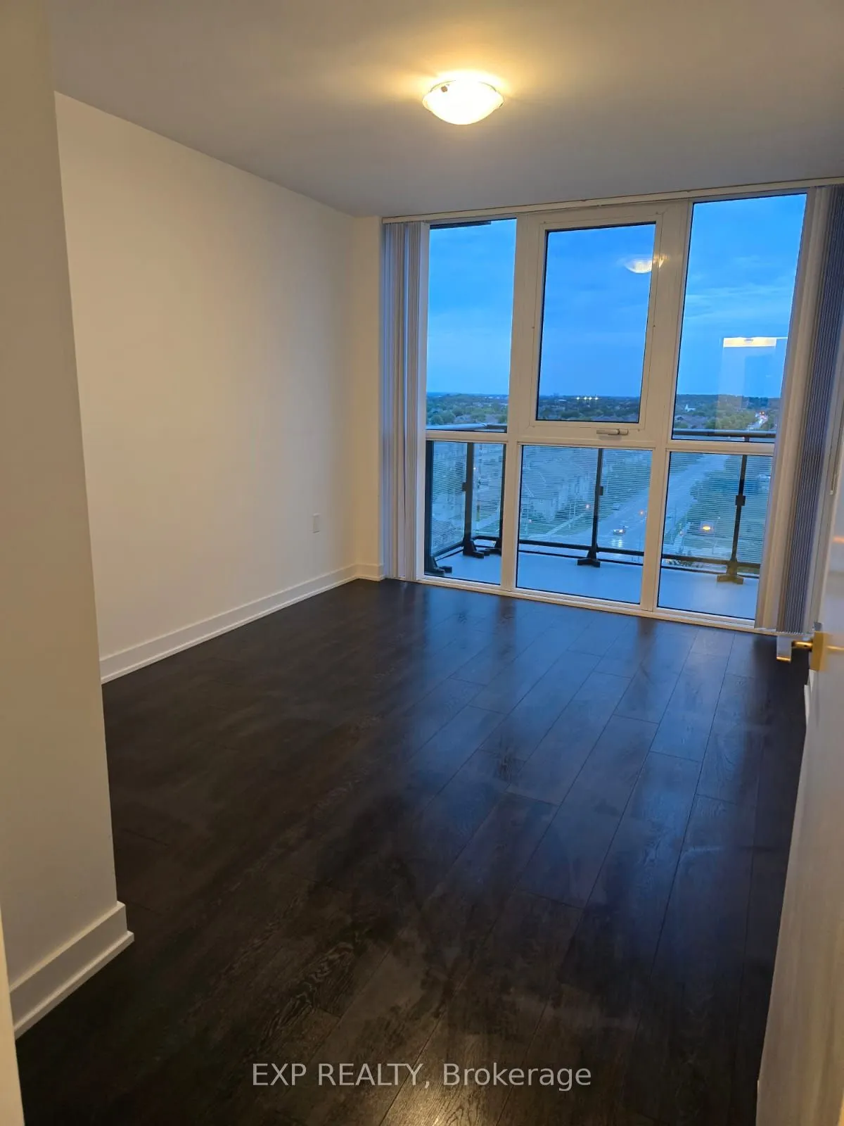 75 oneida Crescent, #1005