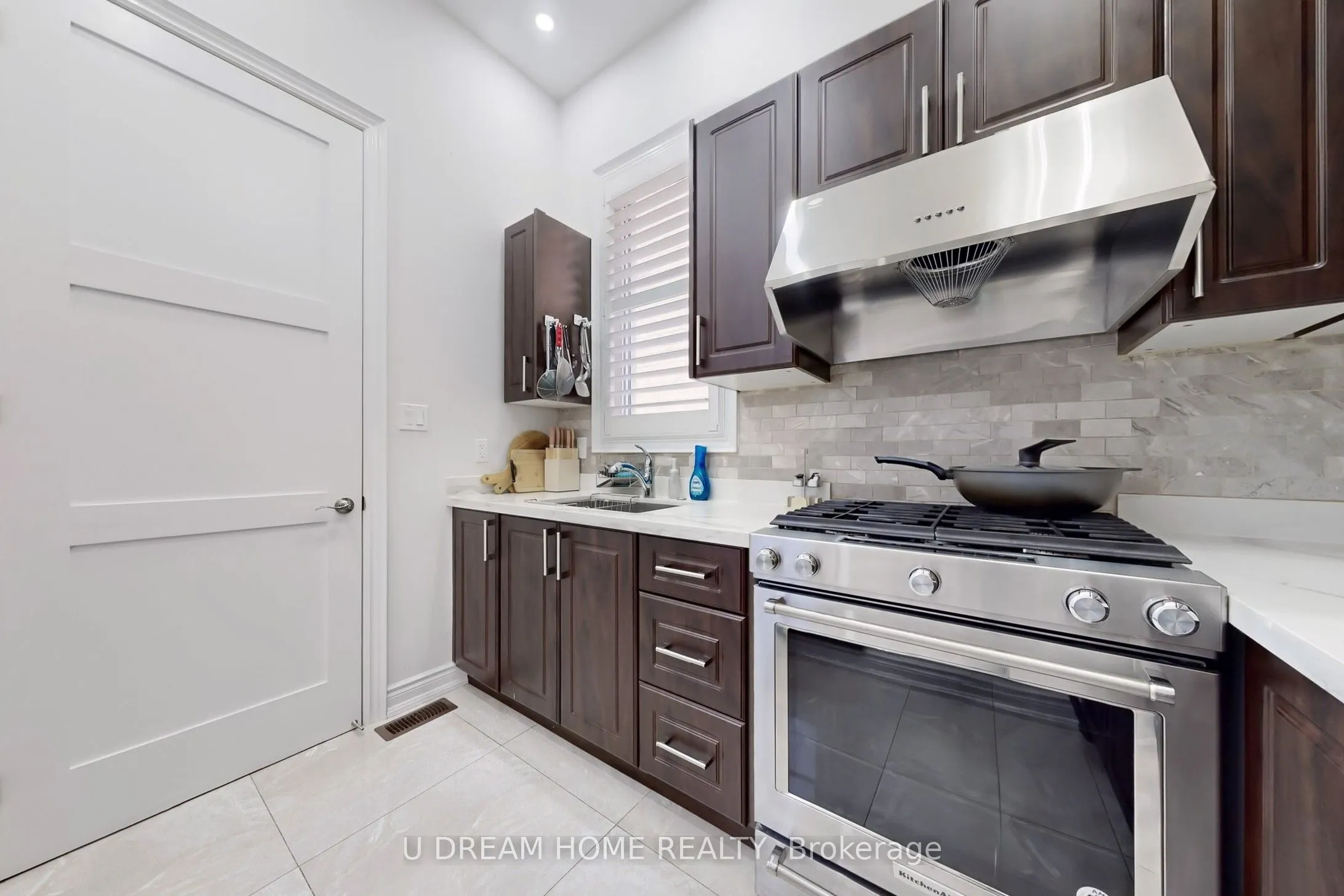 20 Giardina Crescent