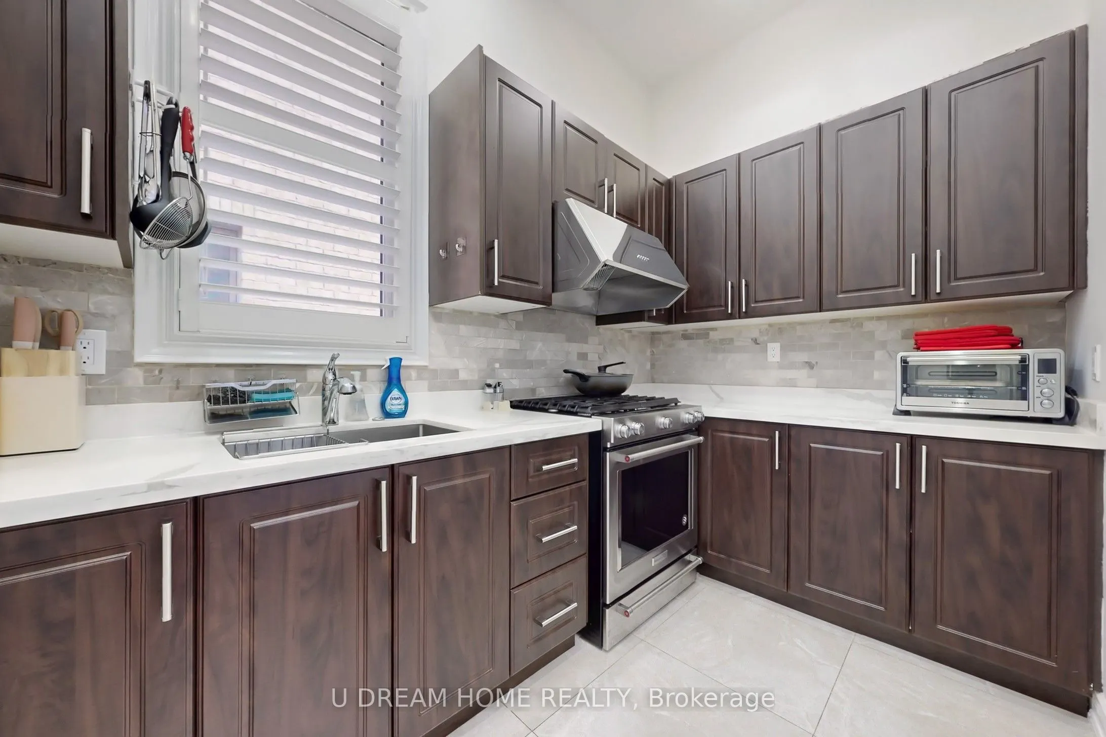 20 Giardina Crescent
