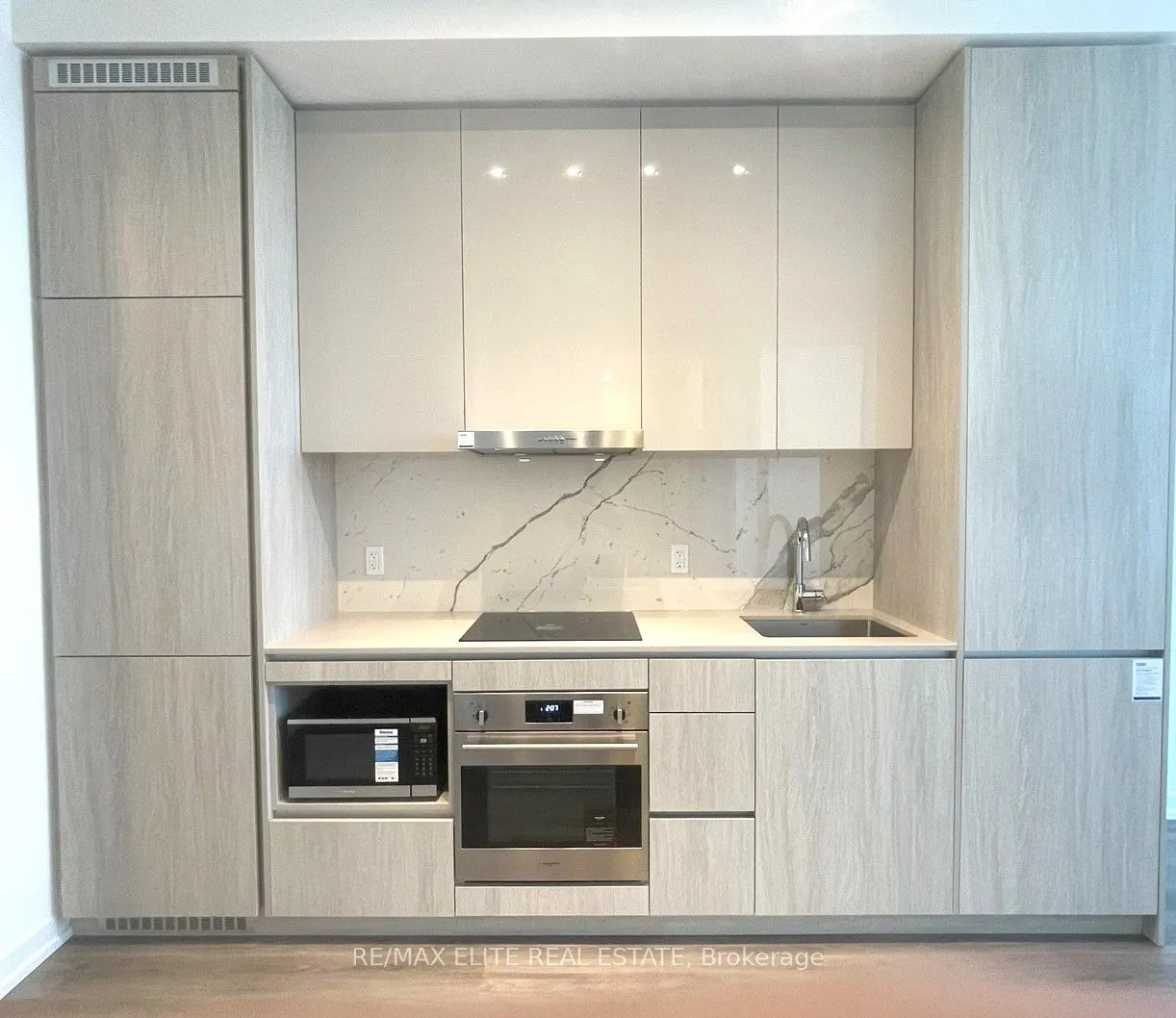 28 Interchange Way, #3102
