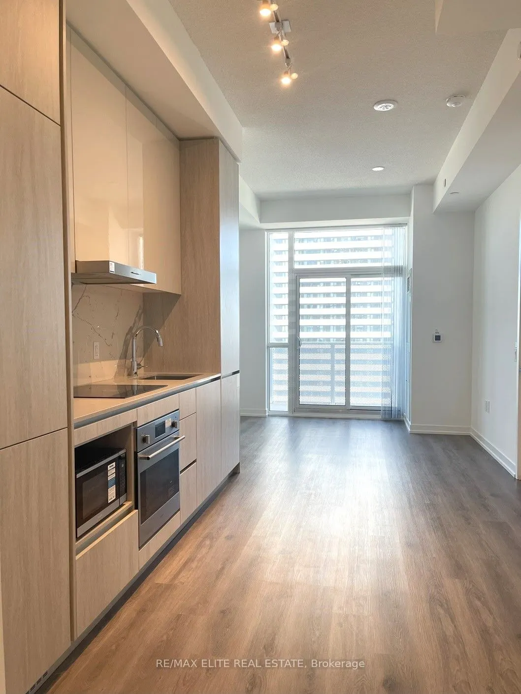 28 Interchange Way, #3102