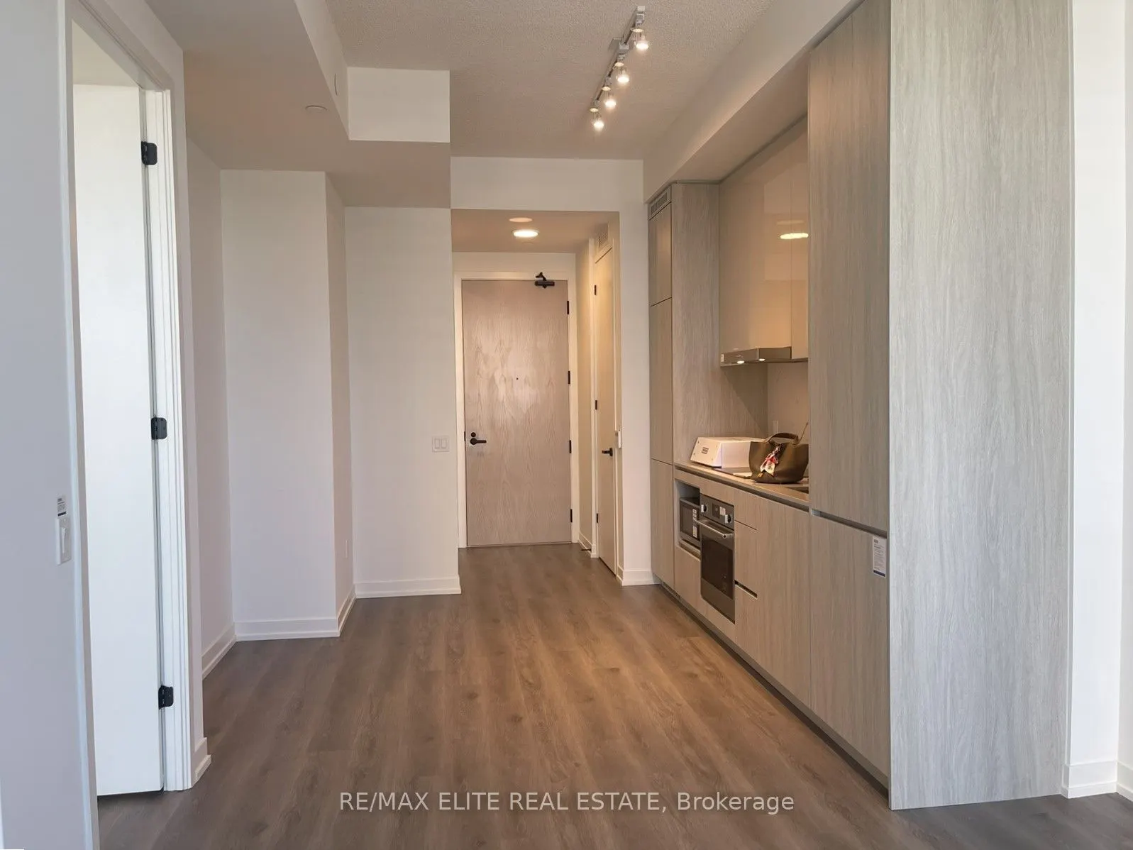 28 Interchange Way, #3102