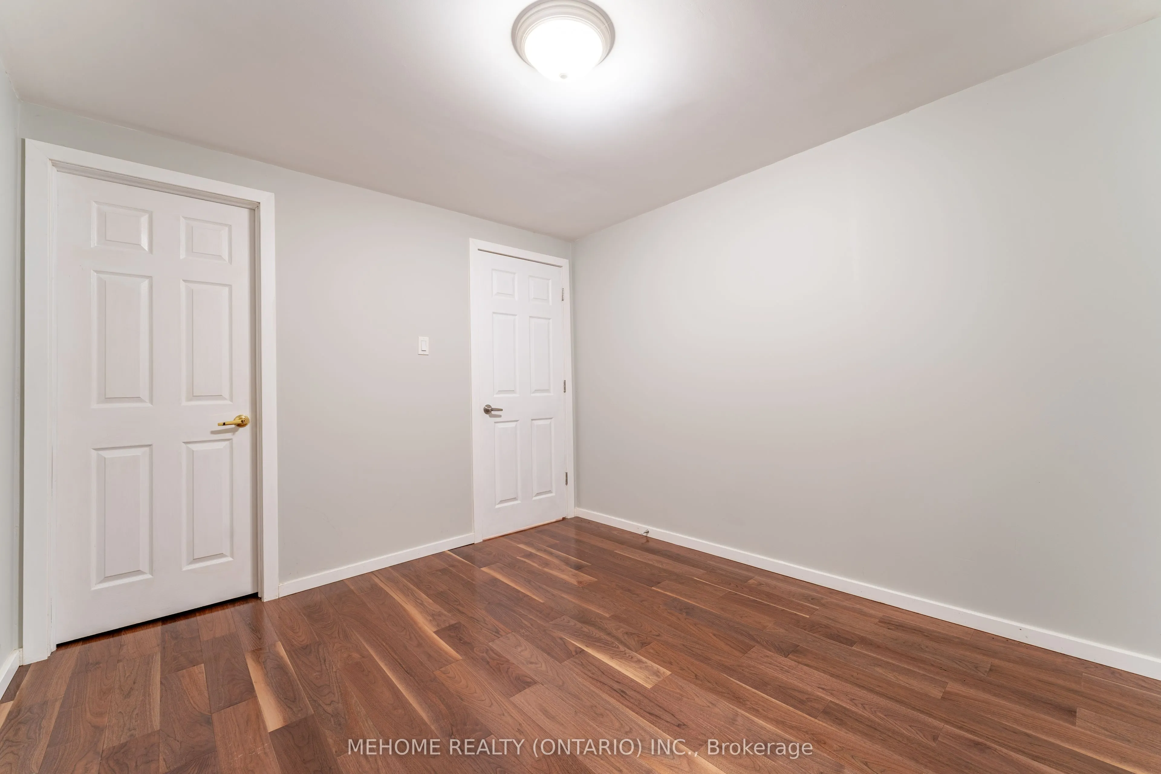 6 Thames Court