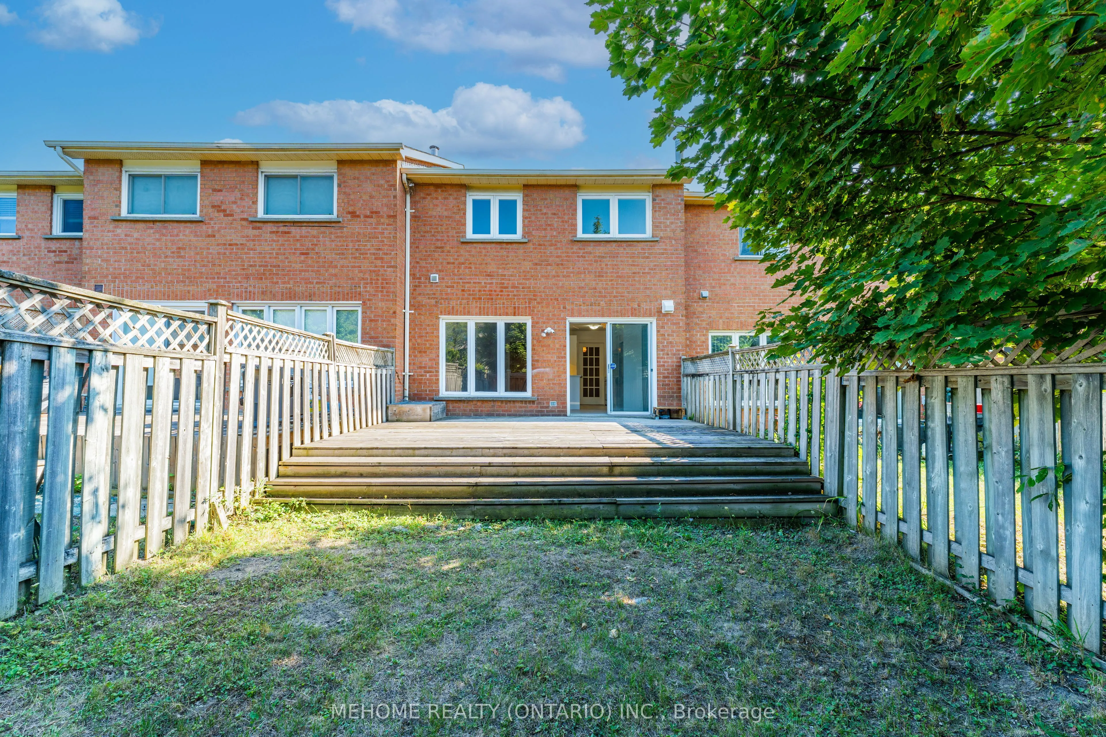 6 Thames Court
