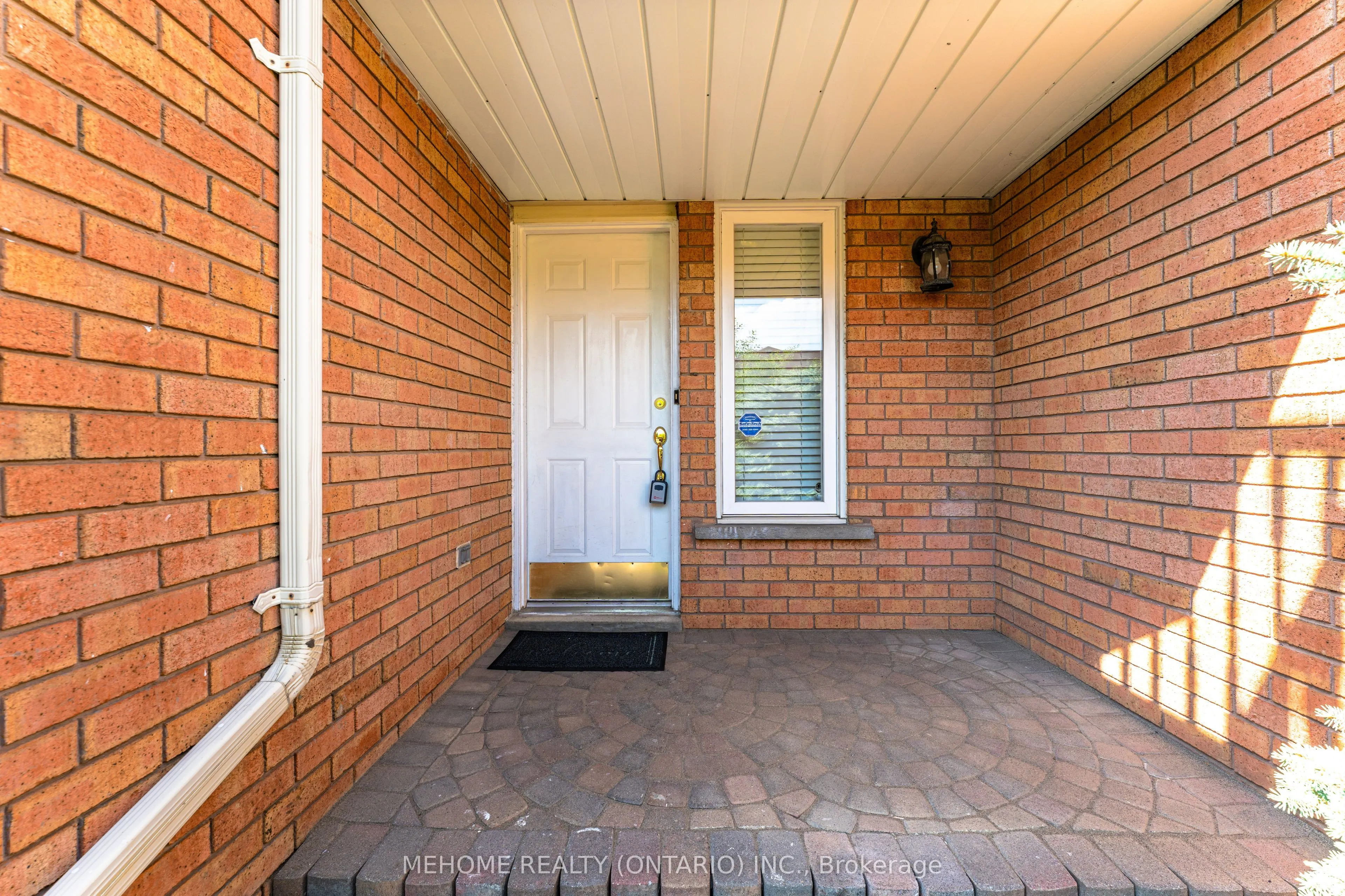 6 Thames Court