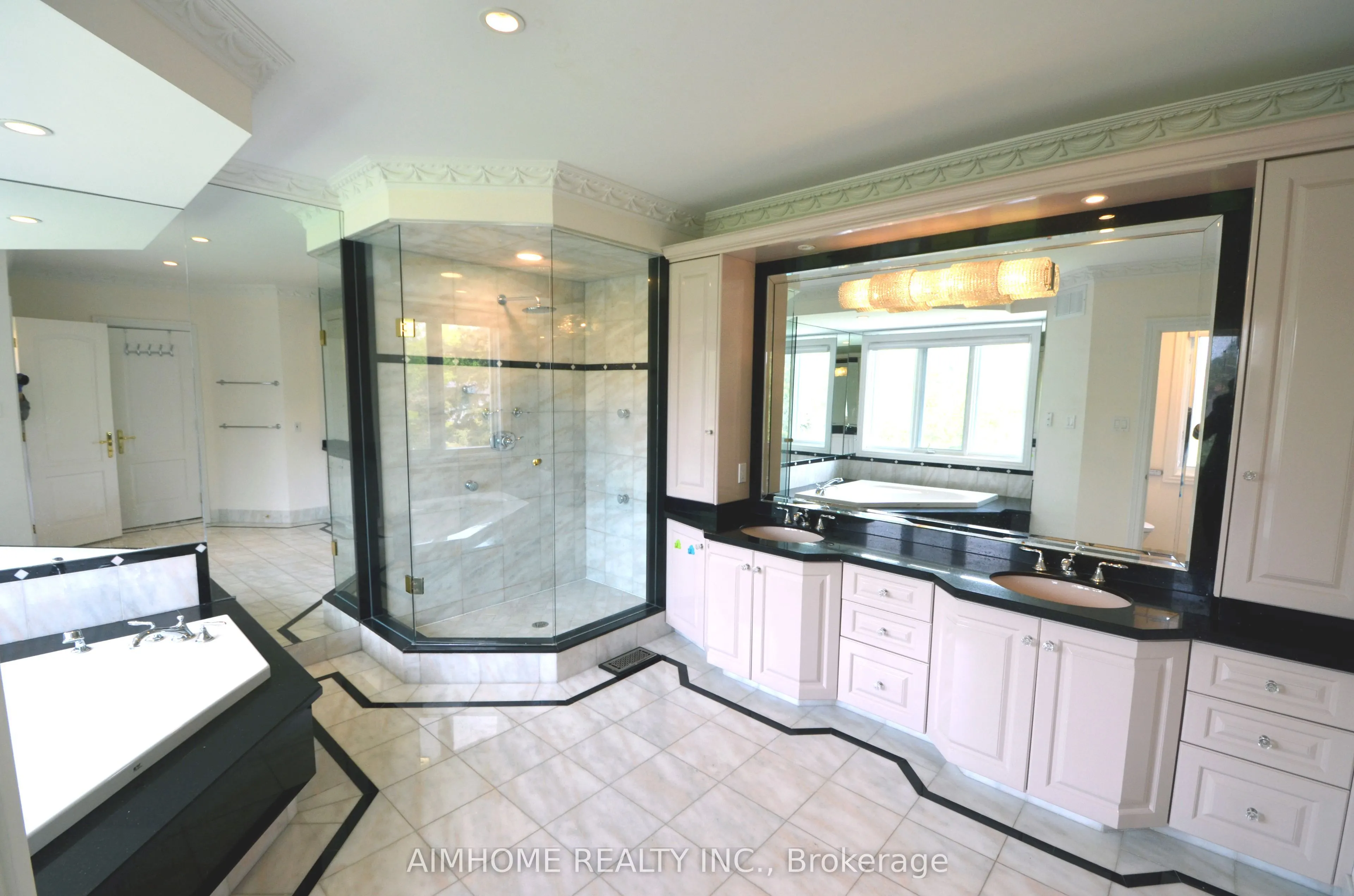 6 Chiavatti Drive