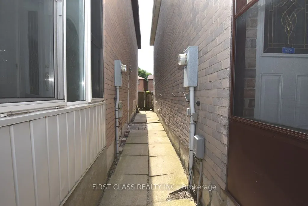 3 Halder Crescent, #BSMT
