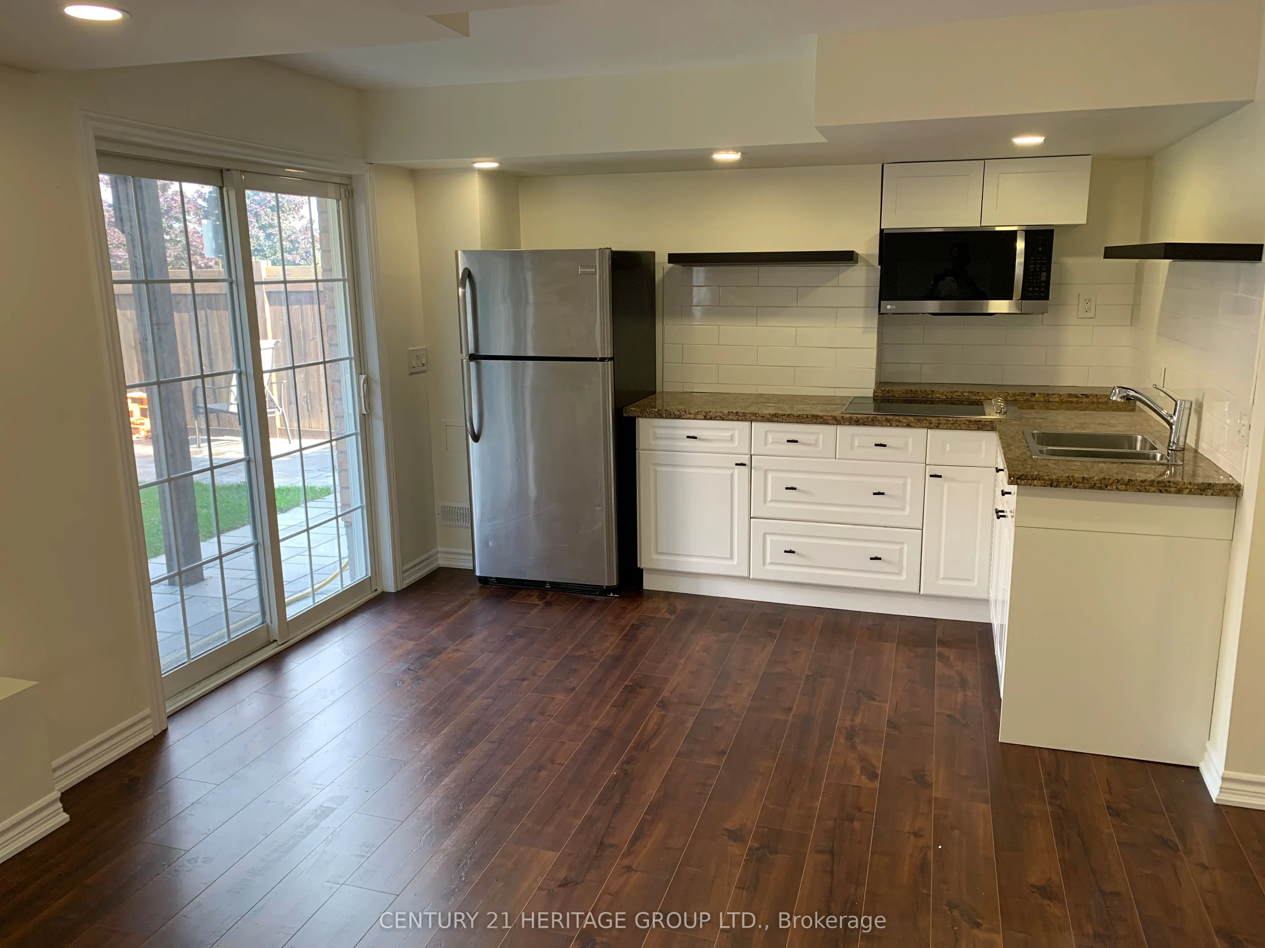 331 Spruce Grove Crescent