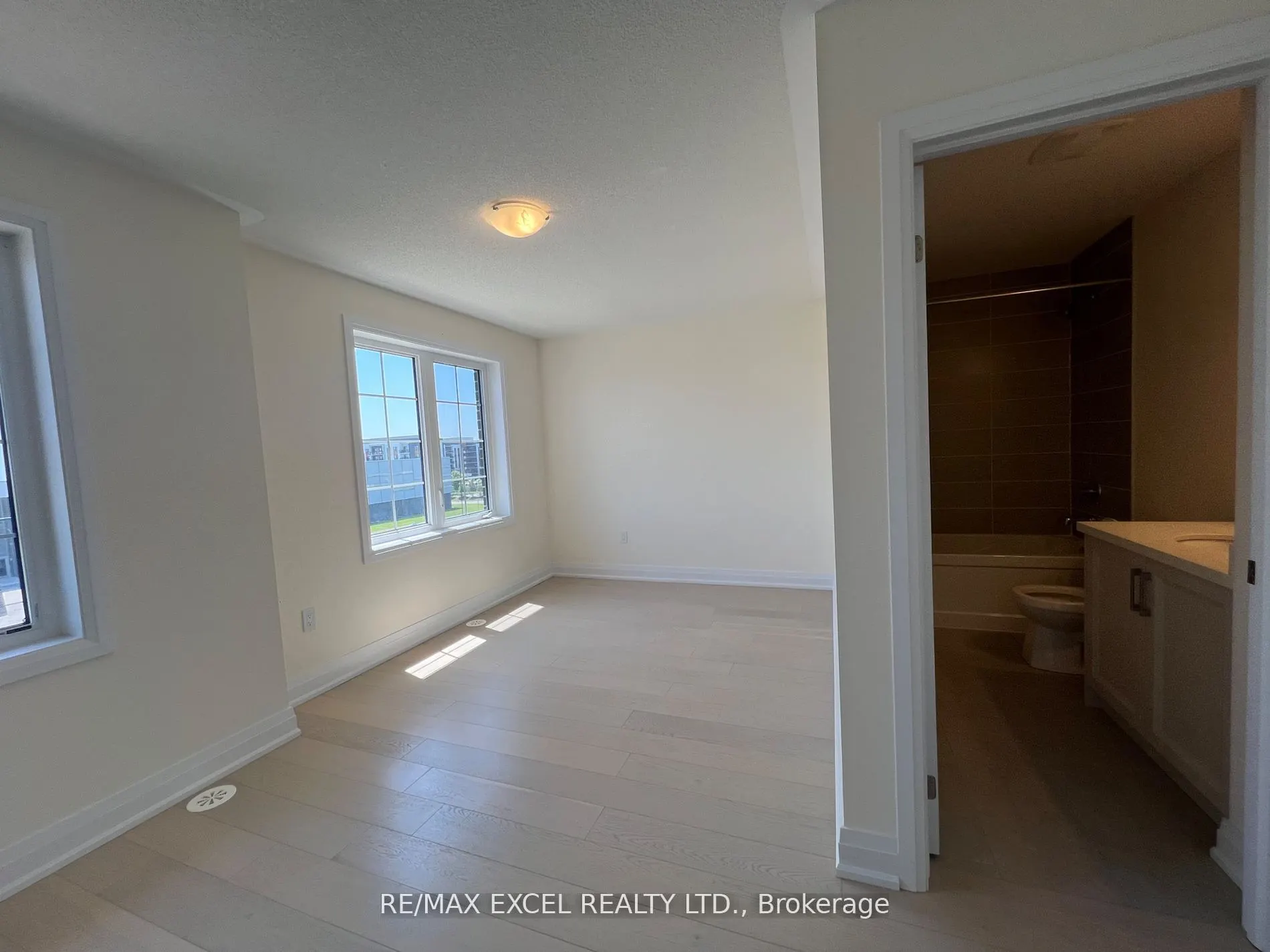 42 Clippers Crescent