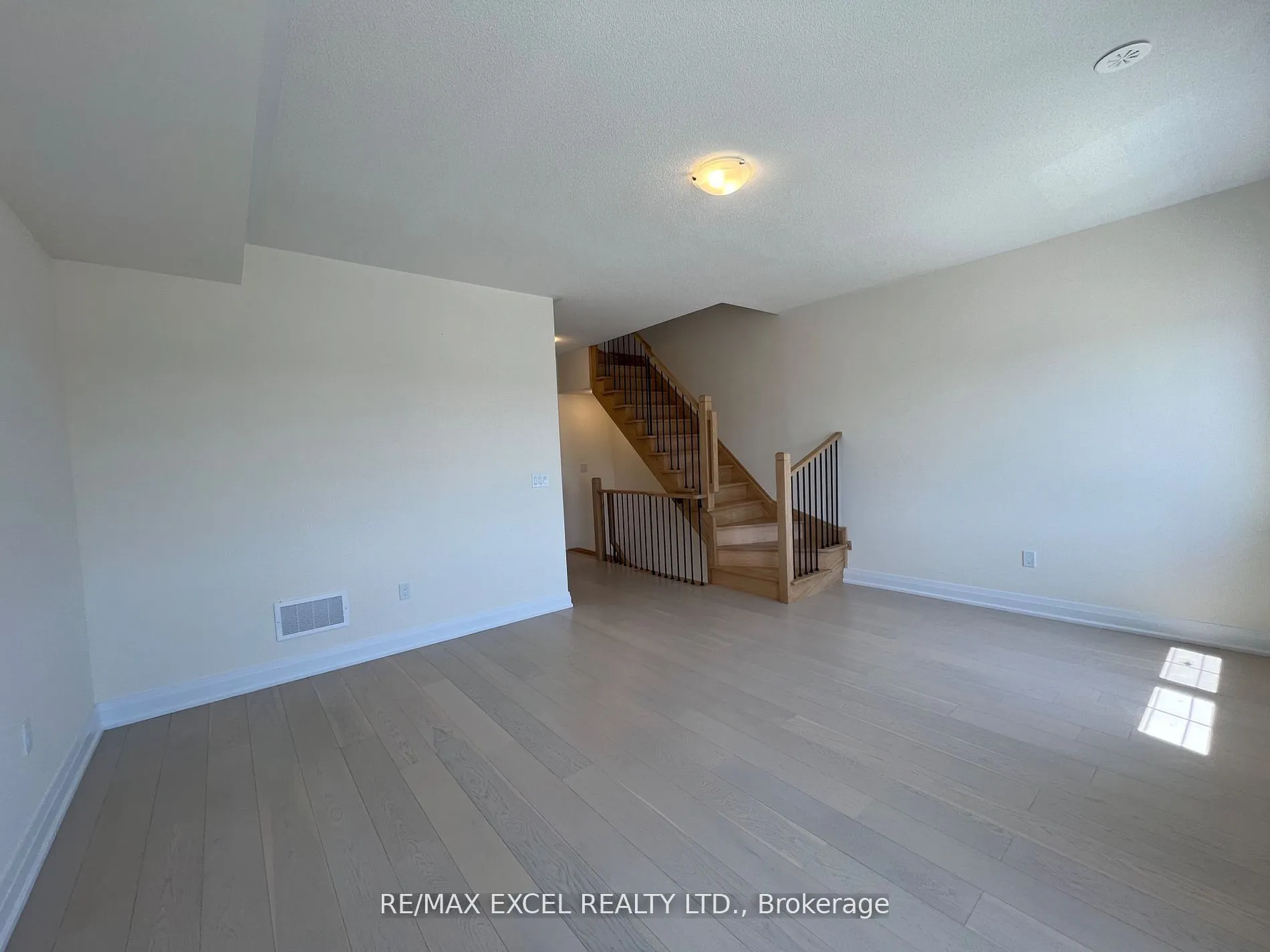 42 Clippers Crescent