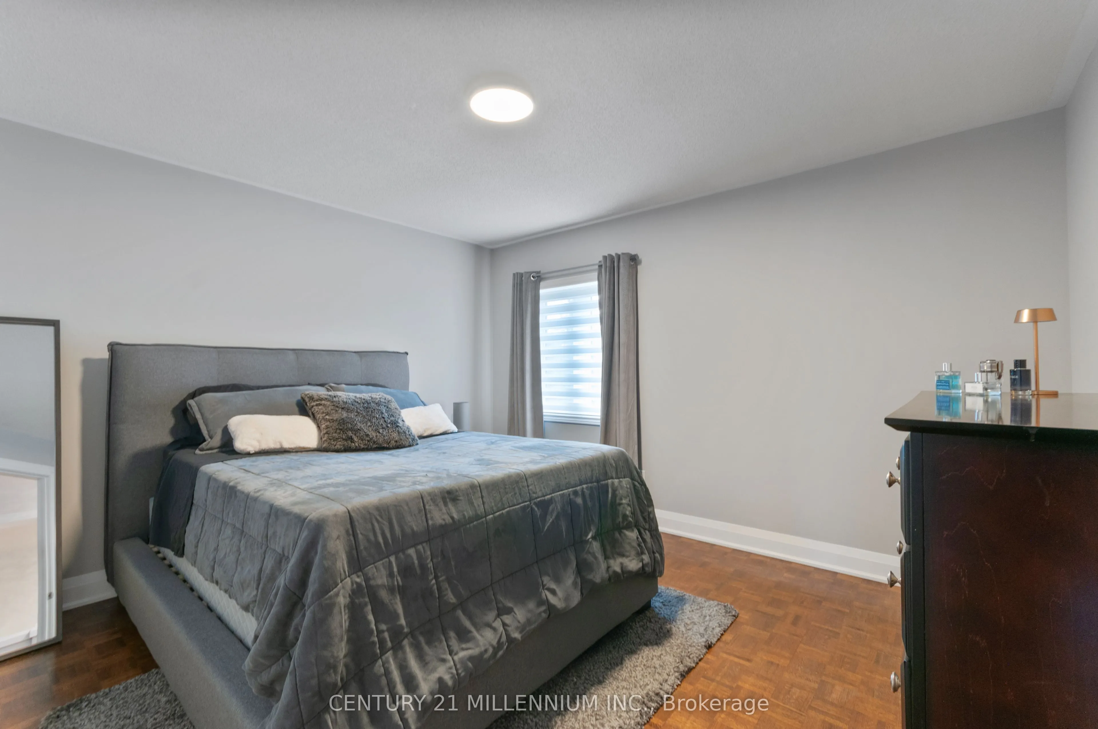 286 Royalpark Way