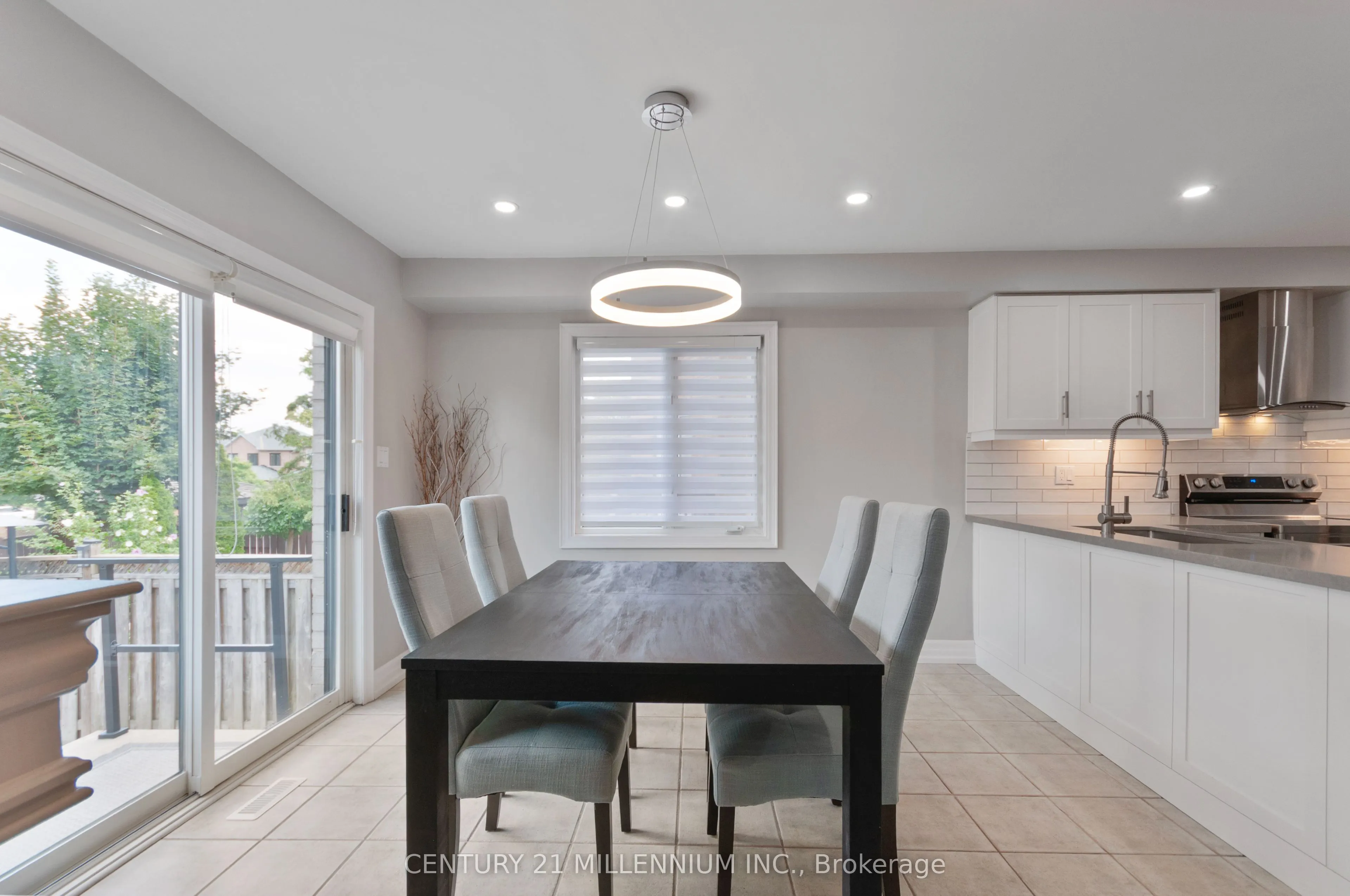 286 Royalpark Way