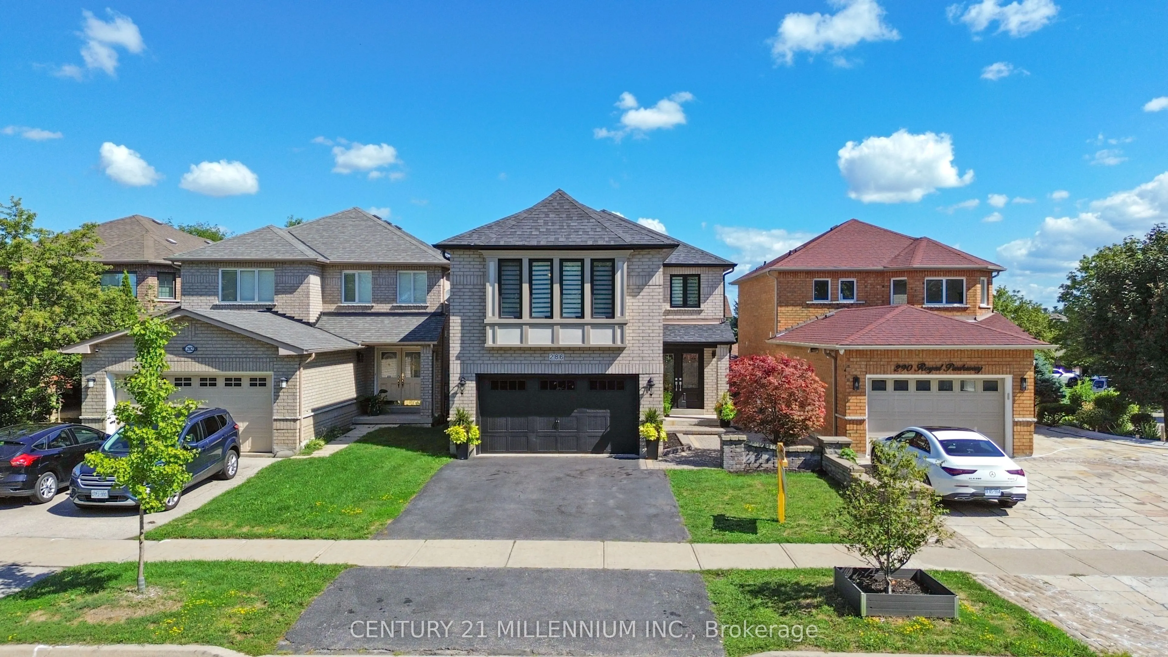 286 Royalpark Way