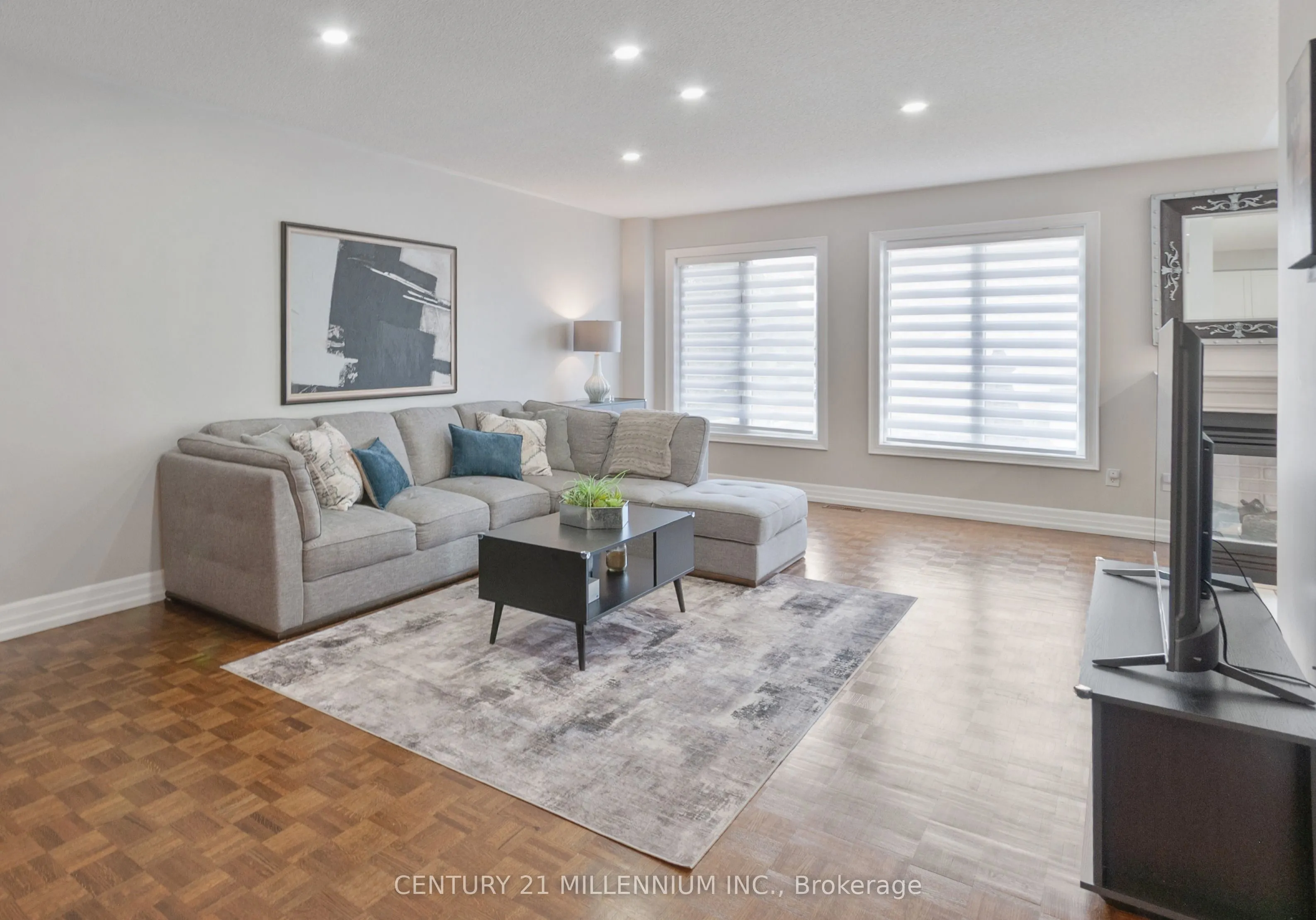 286 Royalpark Way