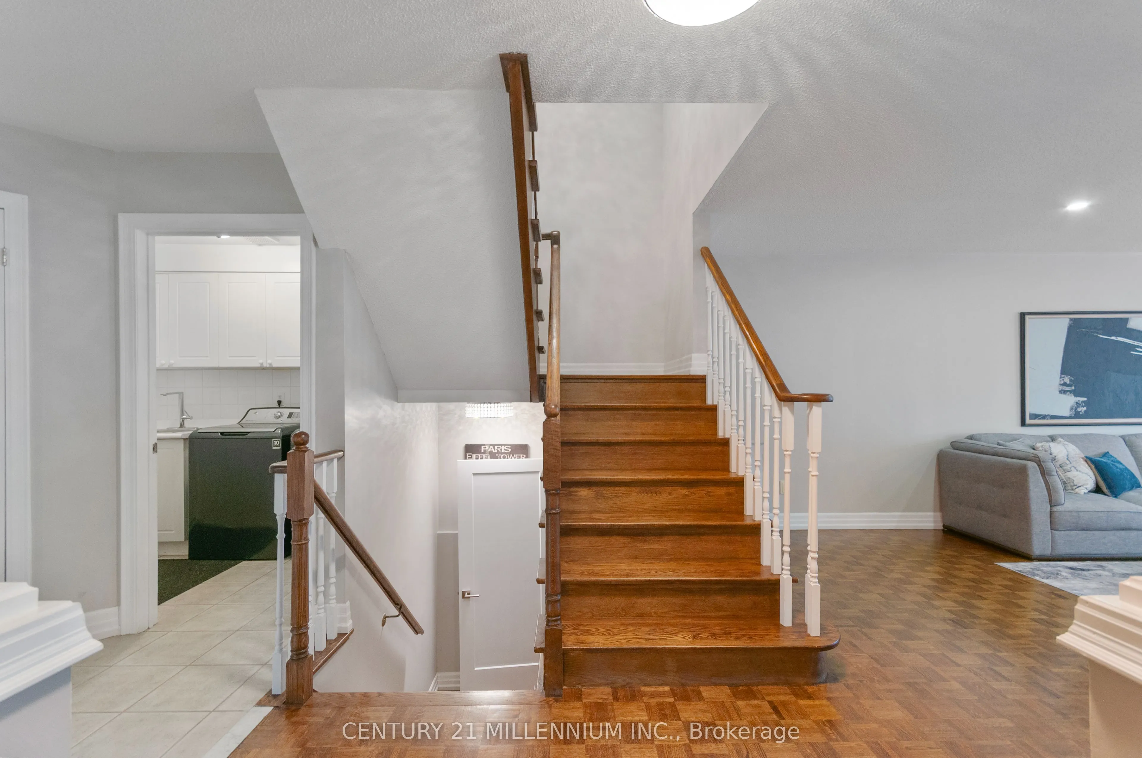 286 Royalpark Way