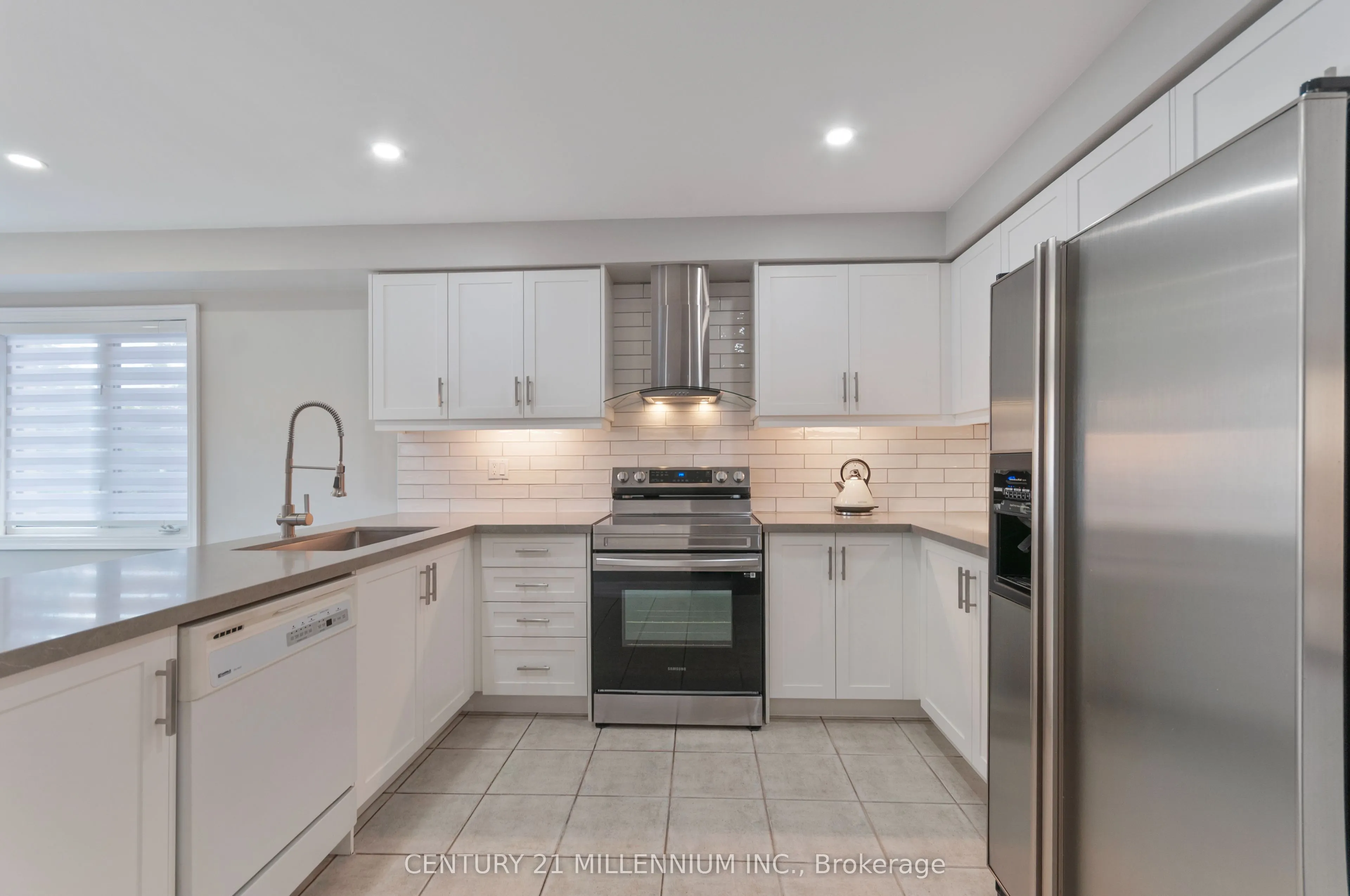 286 Royalpark Way