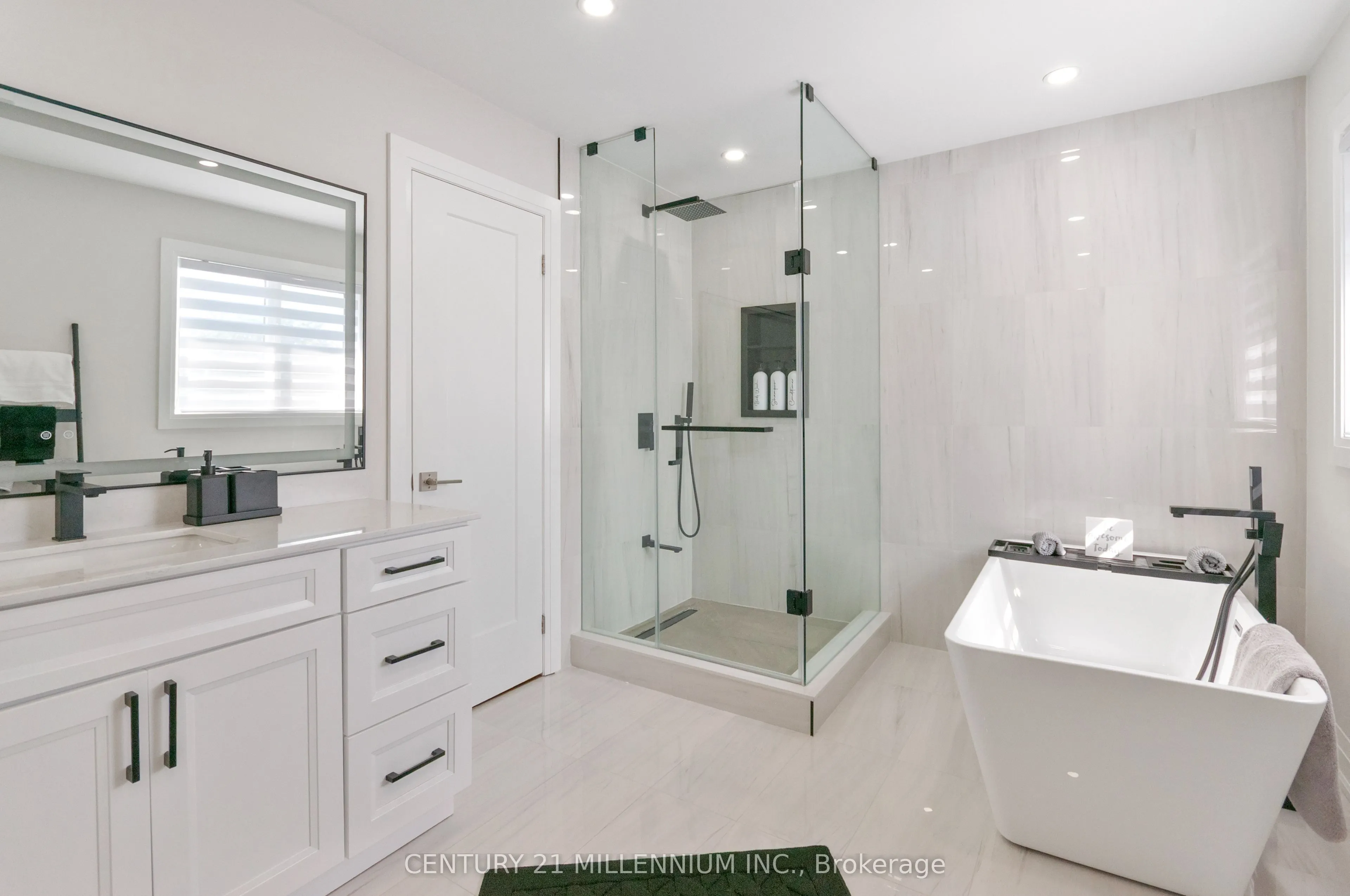 286 Royalpark Way