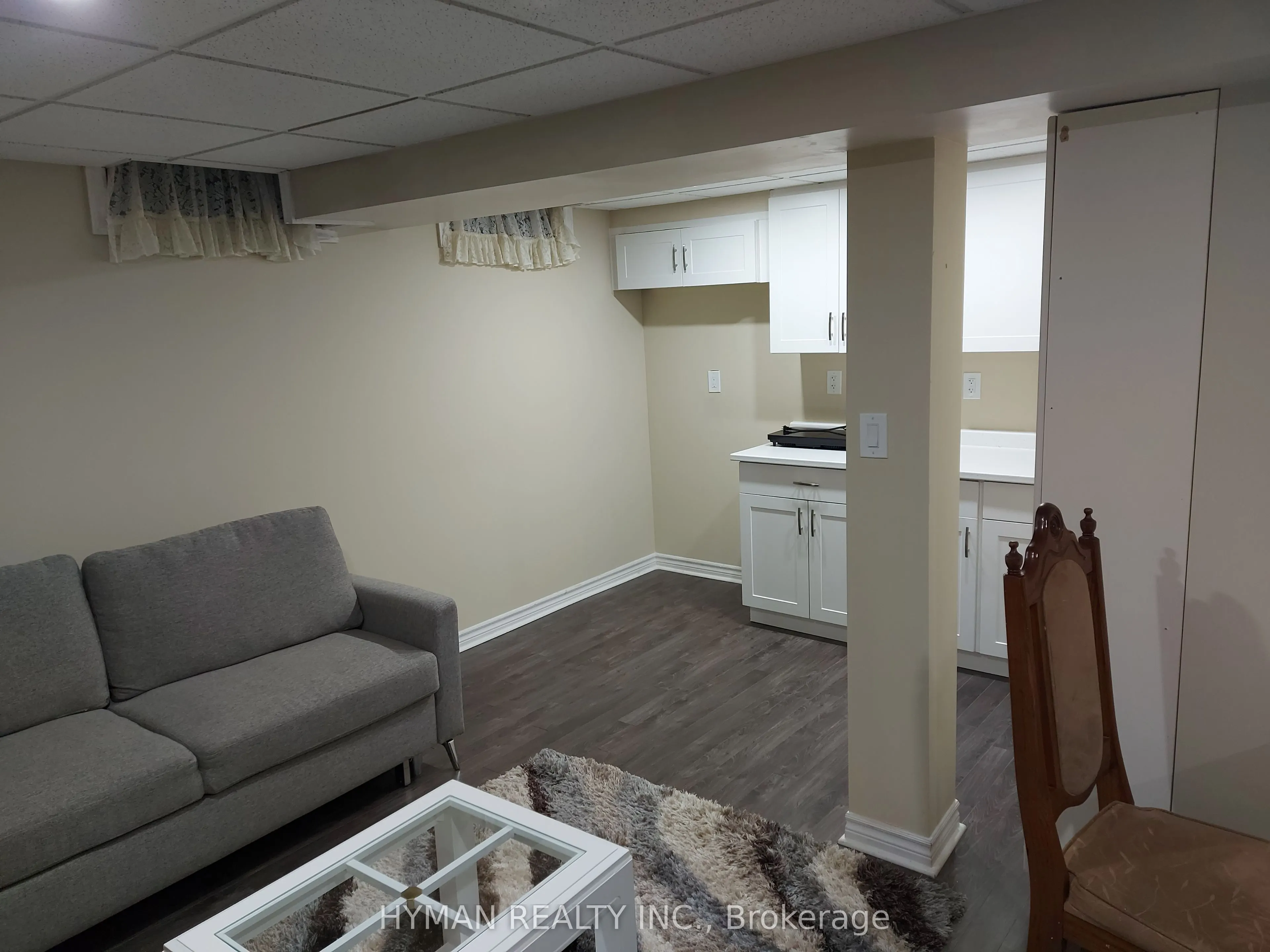 52 Bay Hill Drive N