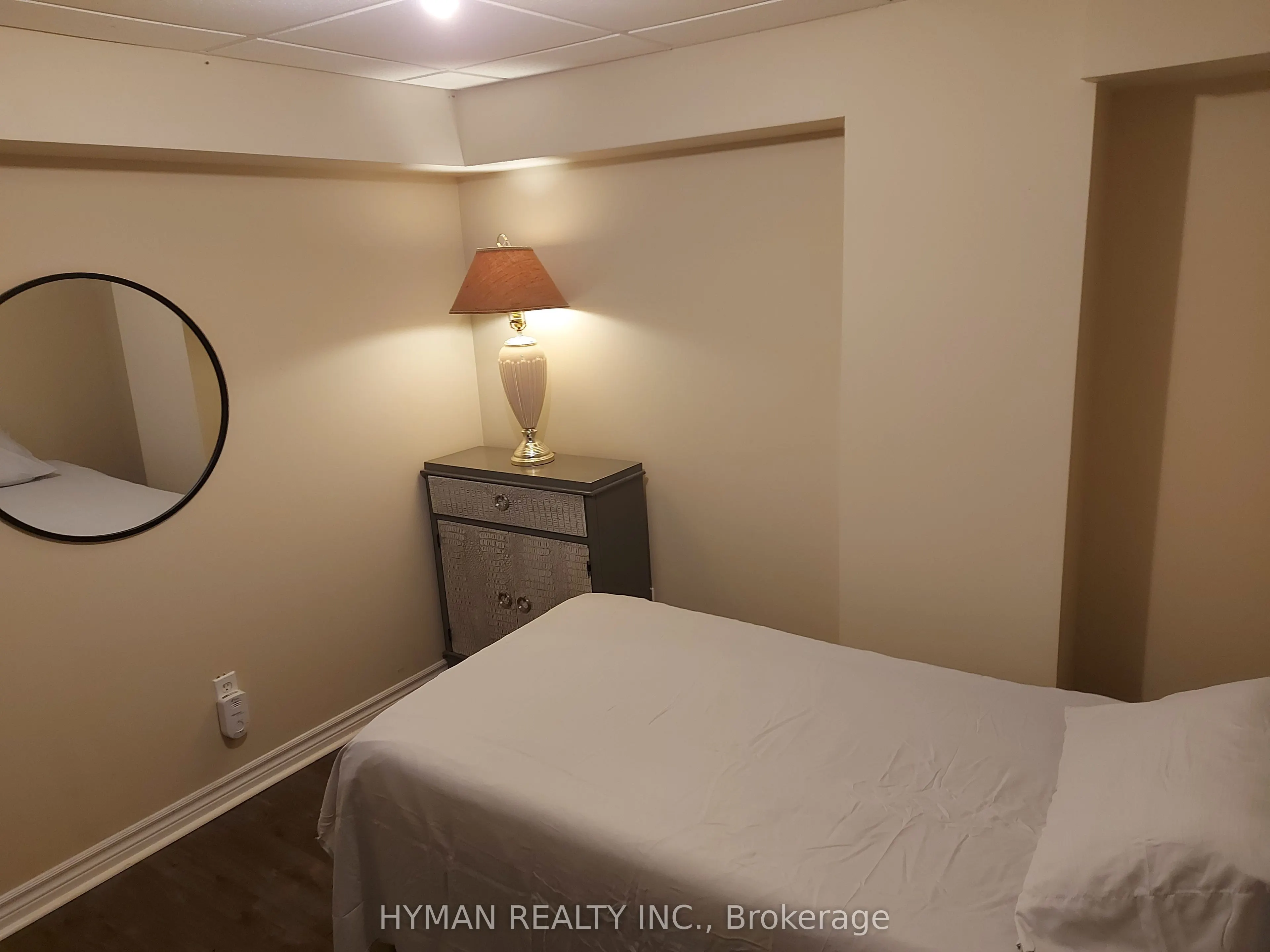 52 Bay Hill Drive N