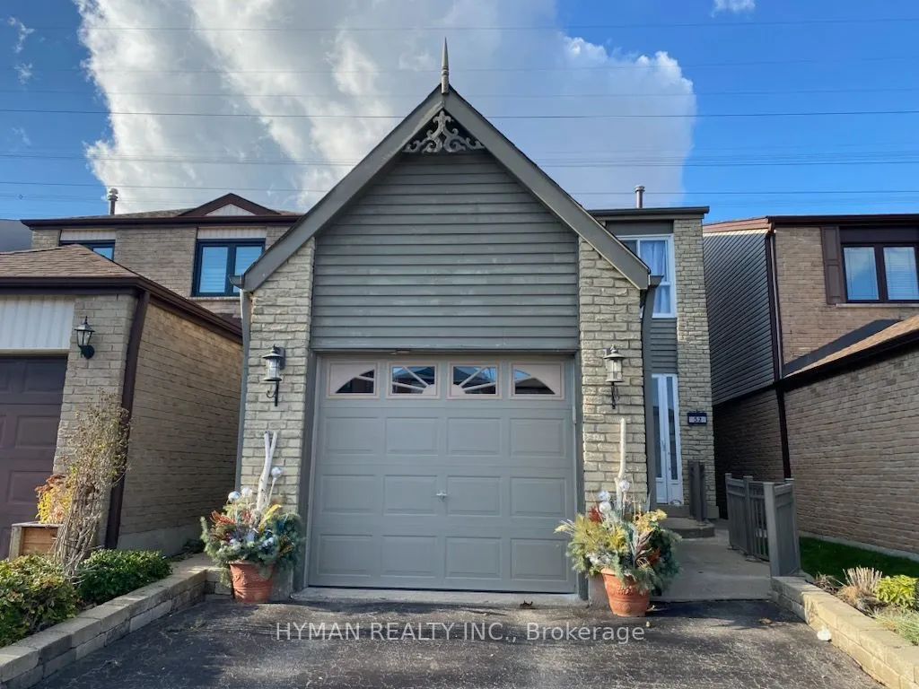 52 Bay Hill Drive N