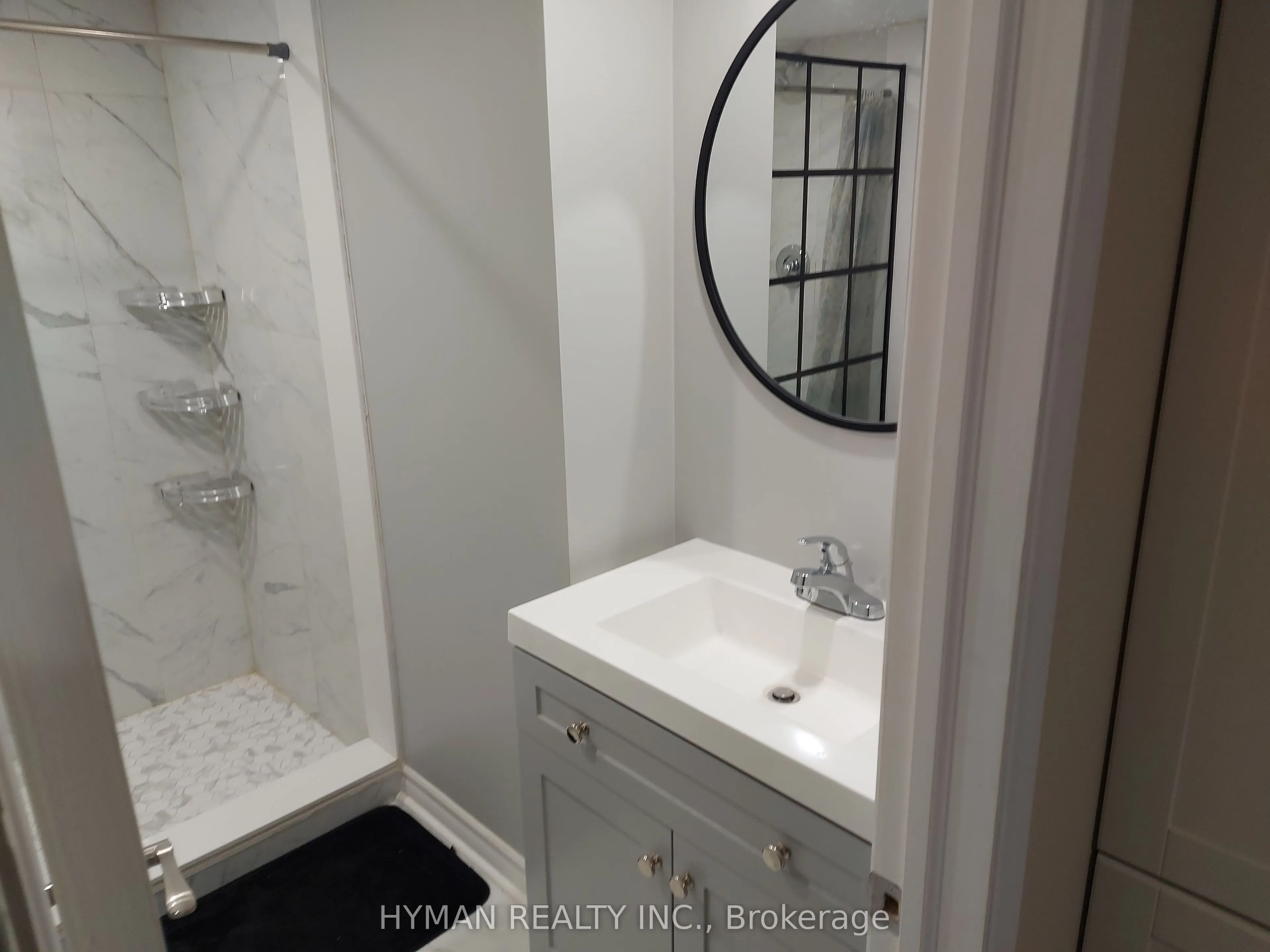52 Bay Hill Drive N