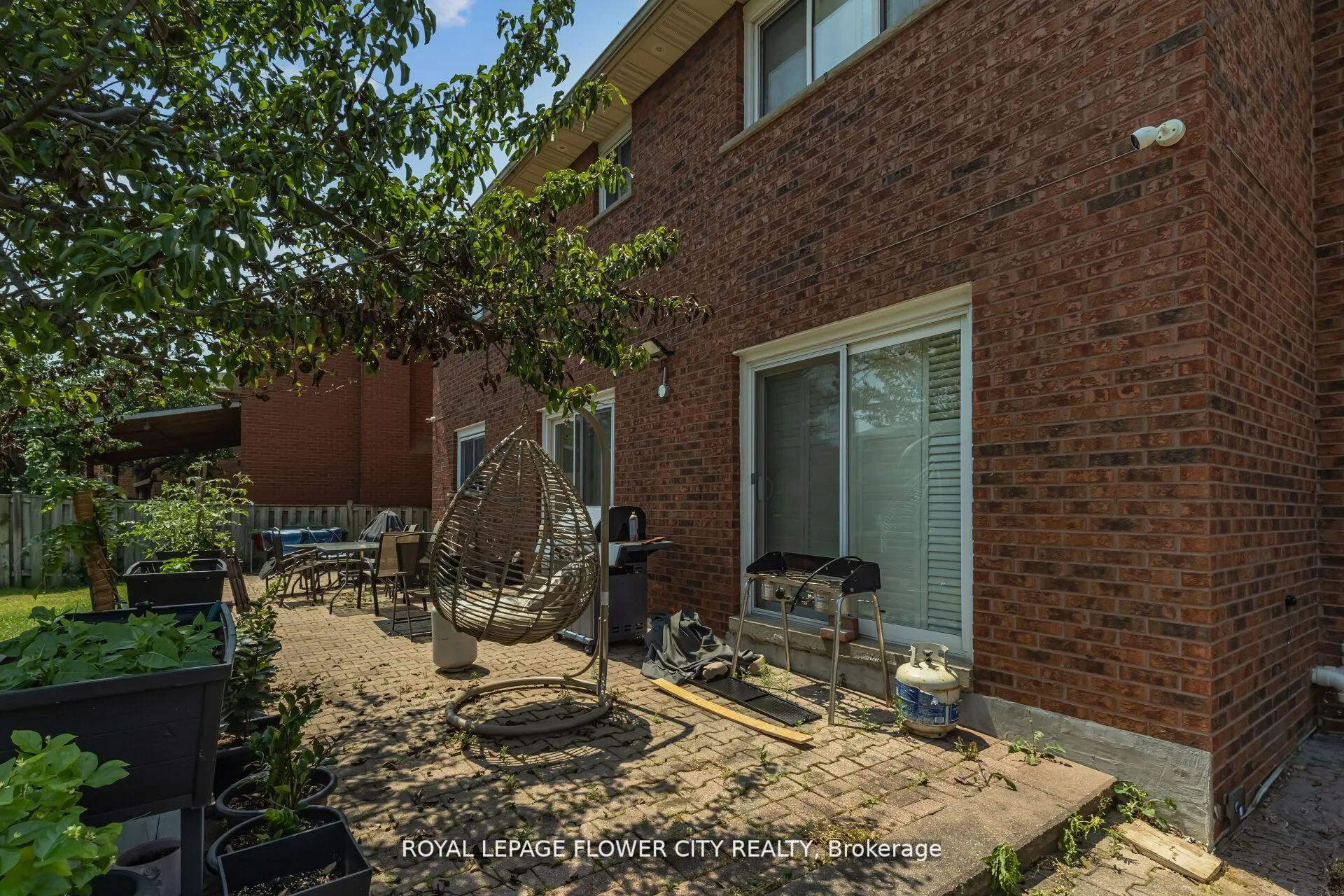 15 Thistle Ridge Drive E