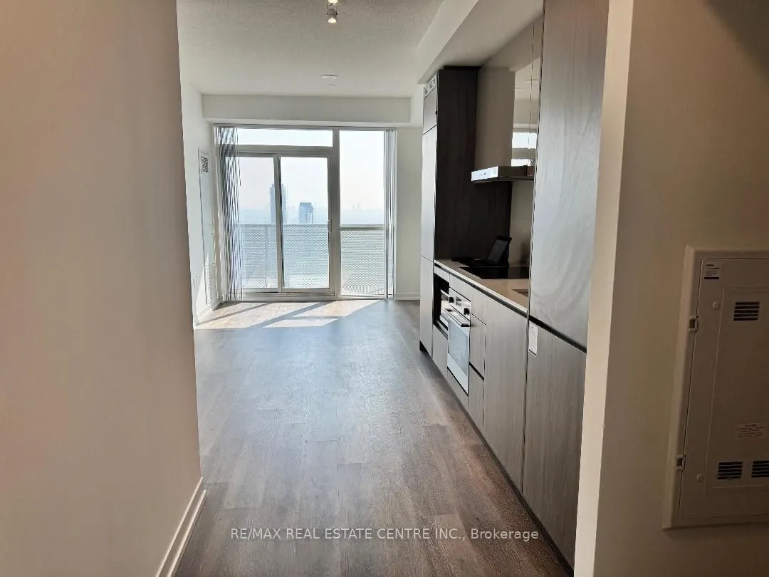28 Interchange Way, #3808