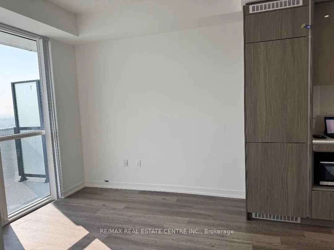 28 Interchange Way, #3808