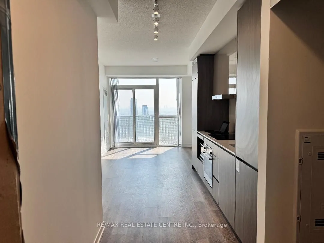 28 Interchange Way, #3808