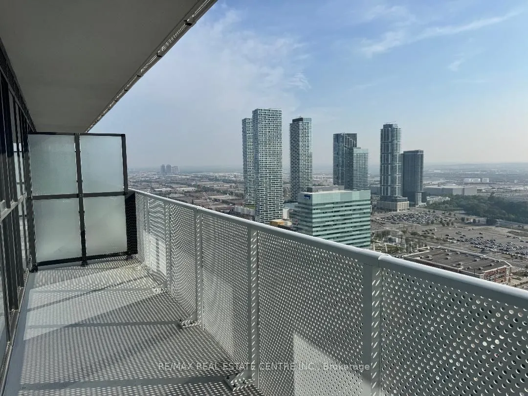 28 Interchange Way, #3808