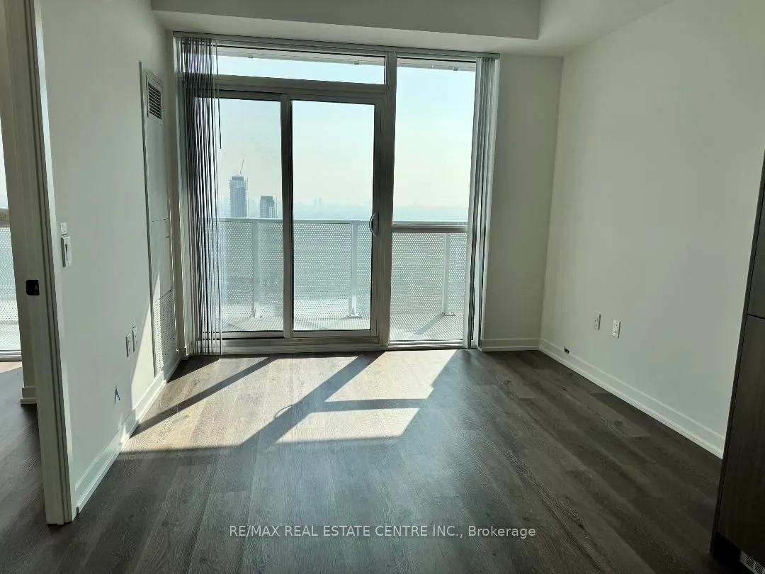 28 Interchange Way, #3808
