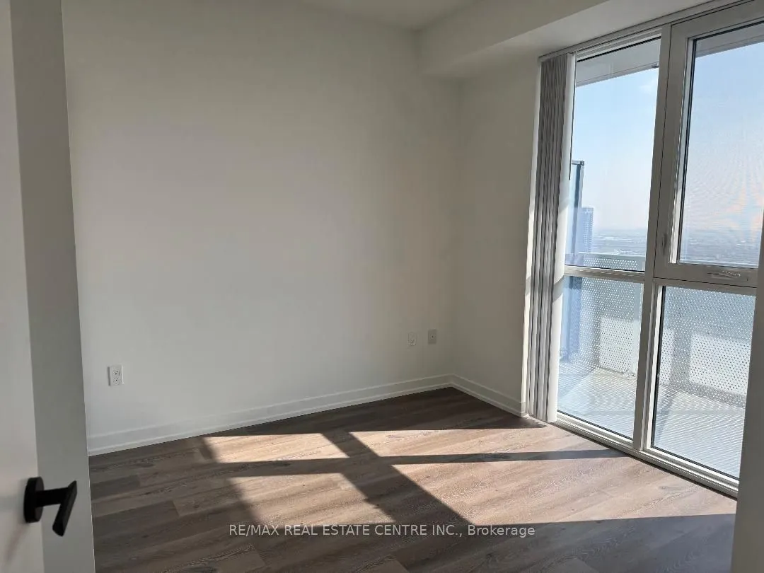 28 Interchange Way, #3808