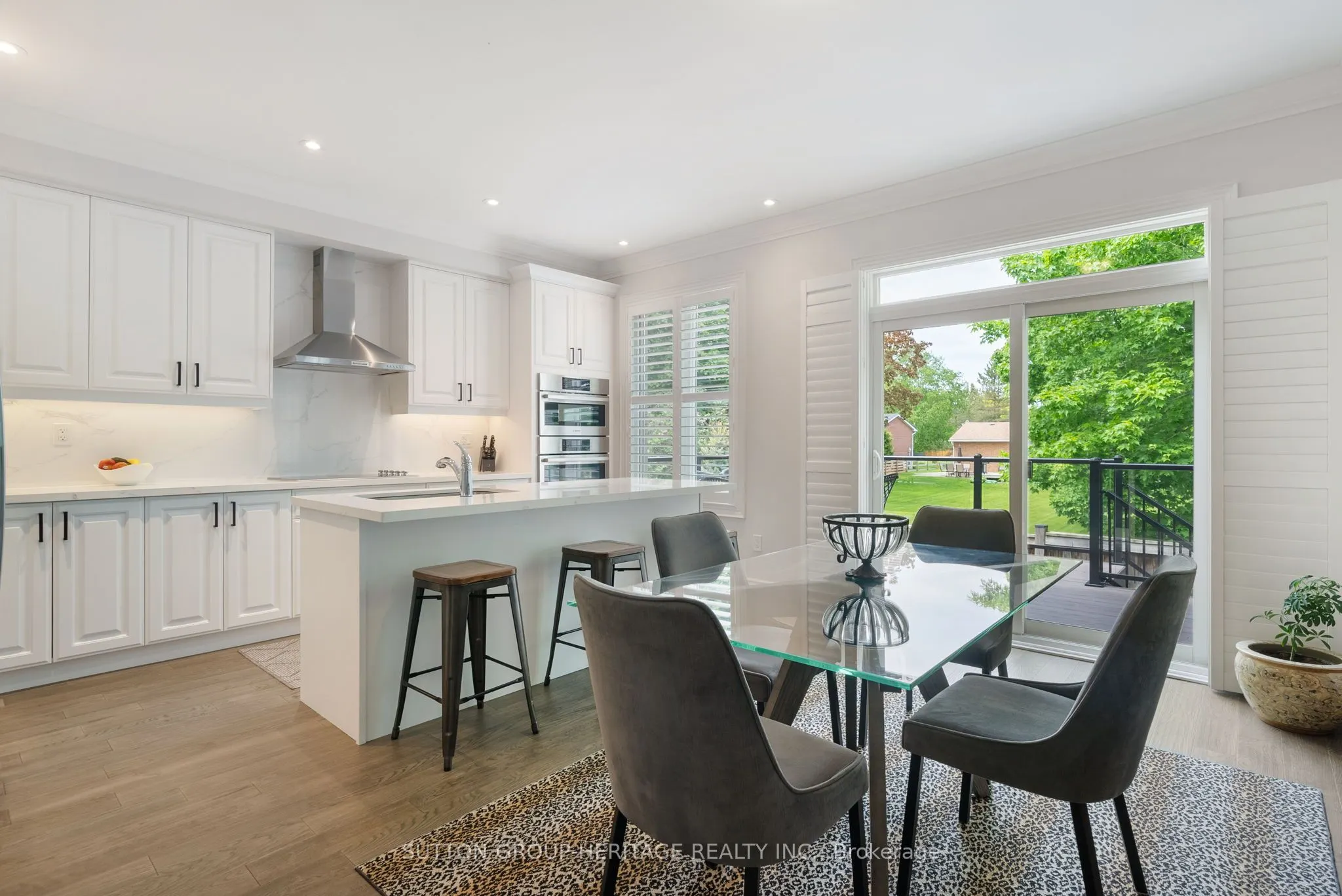 54 Robb Thompson Road