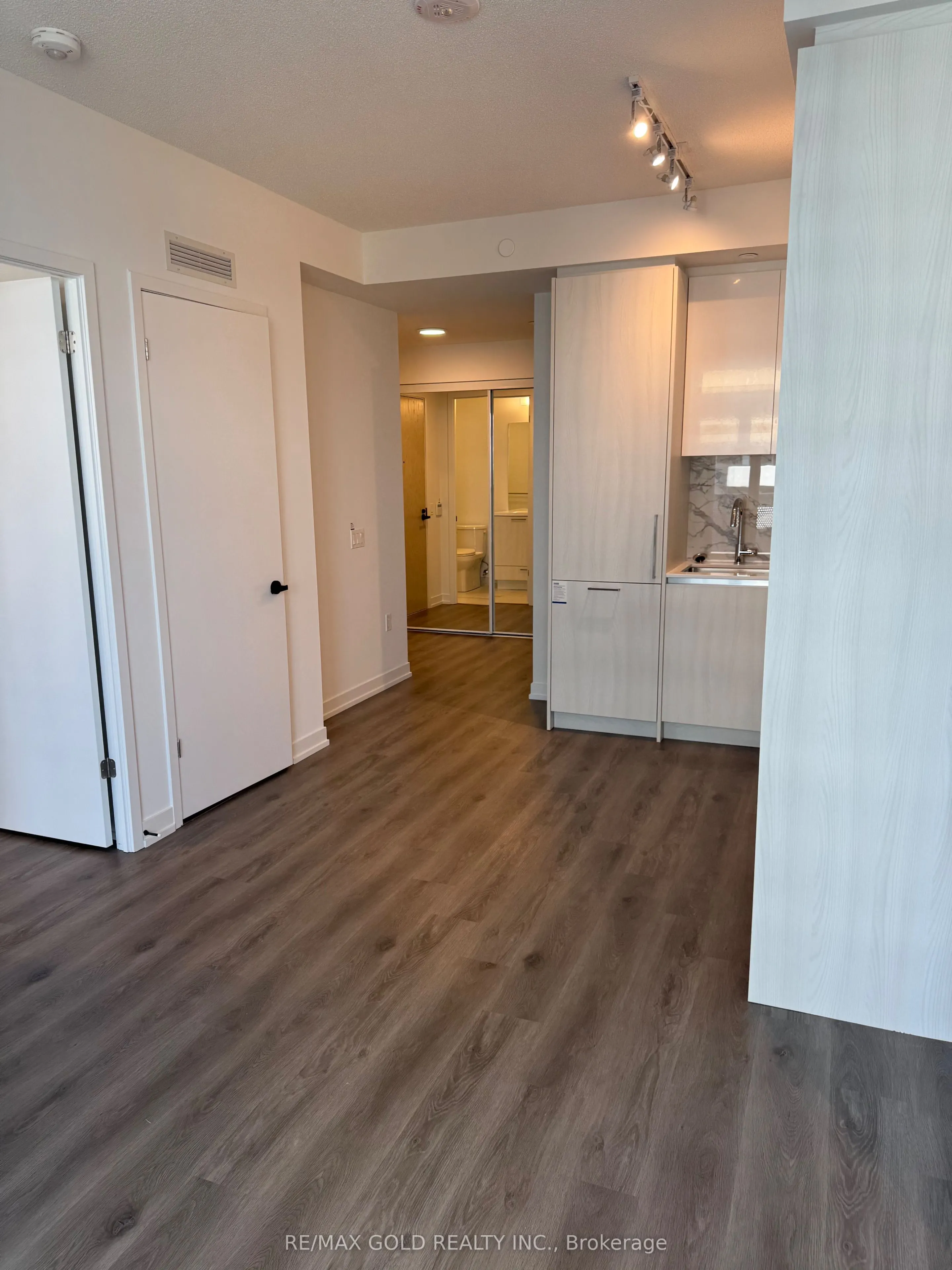 225 Commerce Street, #4101