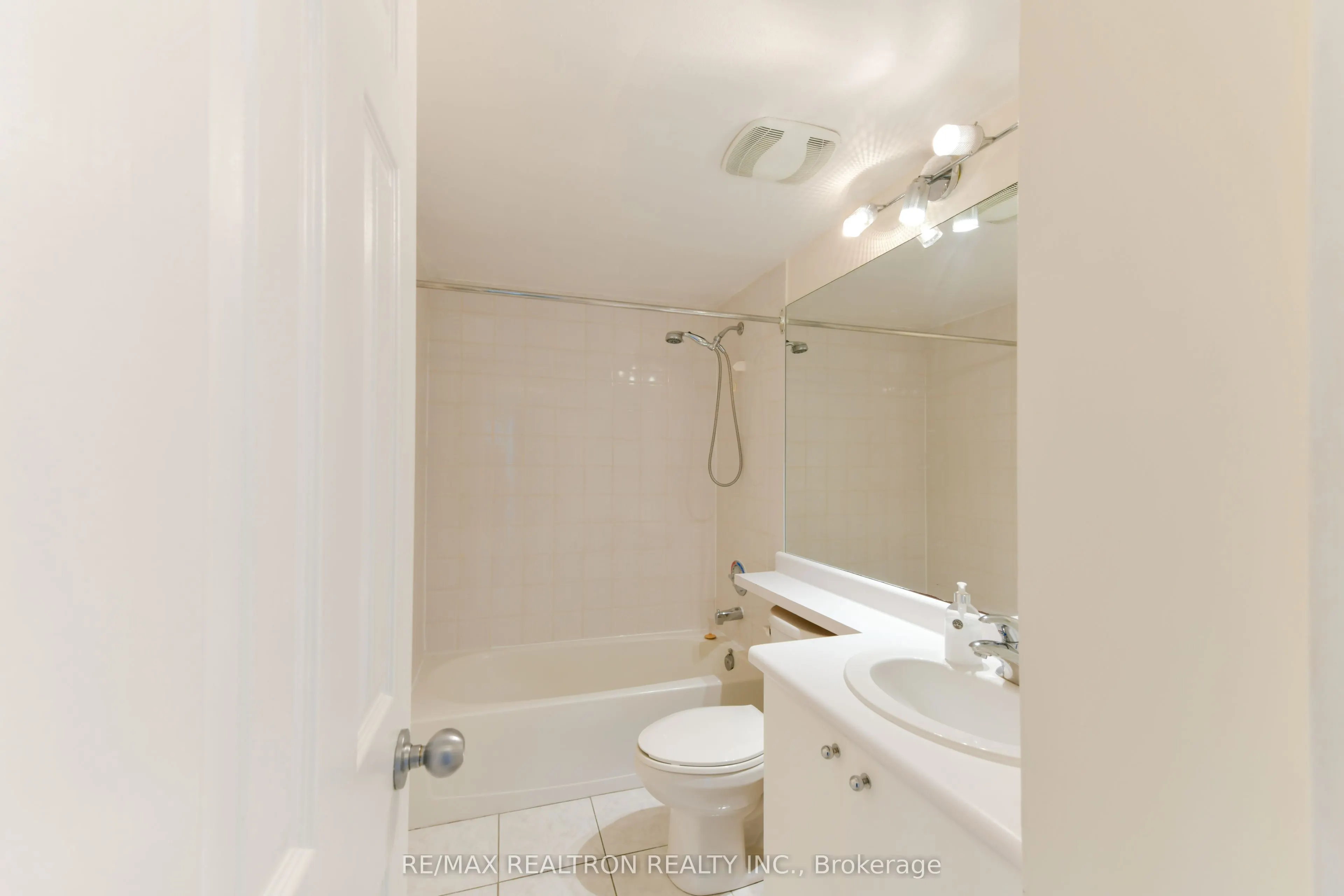 9 Chalmers Road, #107