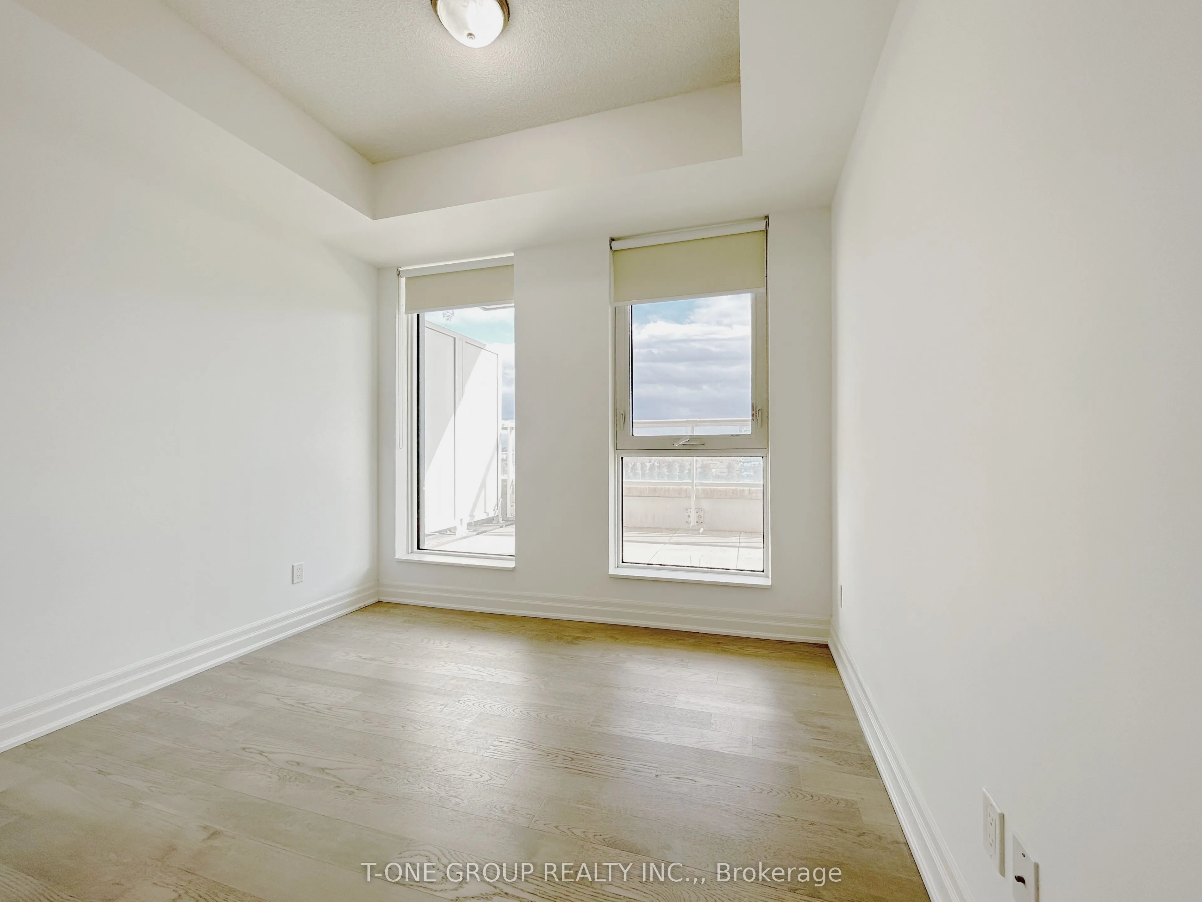 8 Rouge Valley Drive W, #713