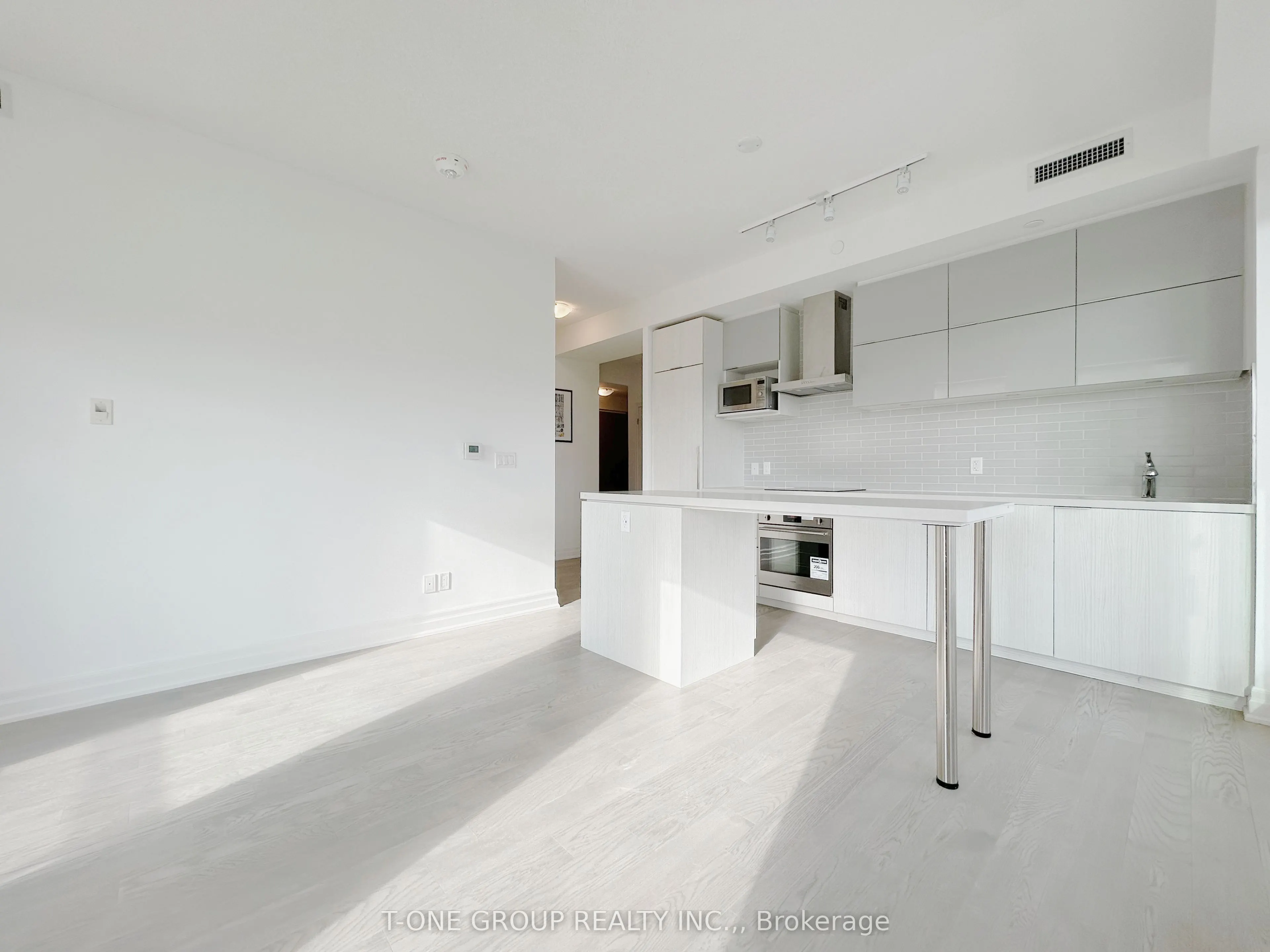 8 Rouge Valley Drive W, #713