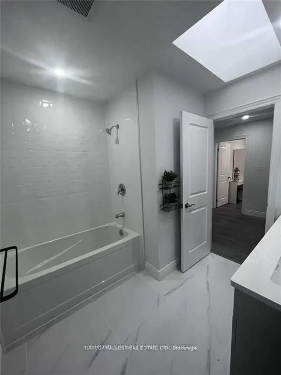 59 Hemingway Crescent, #Rear