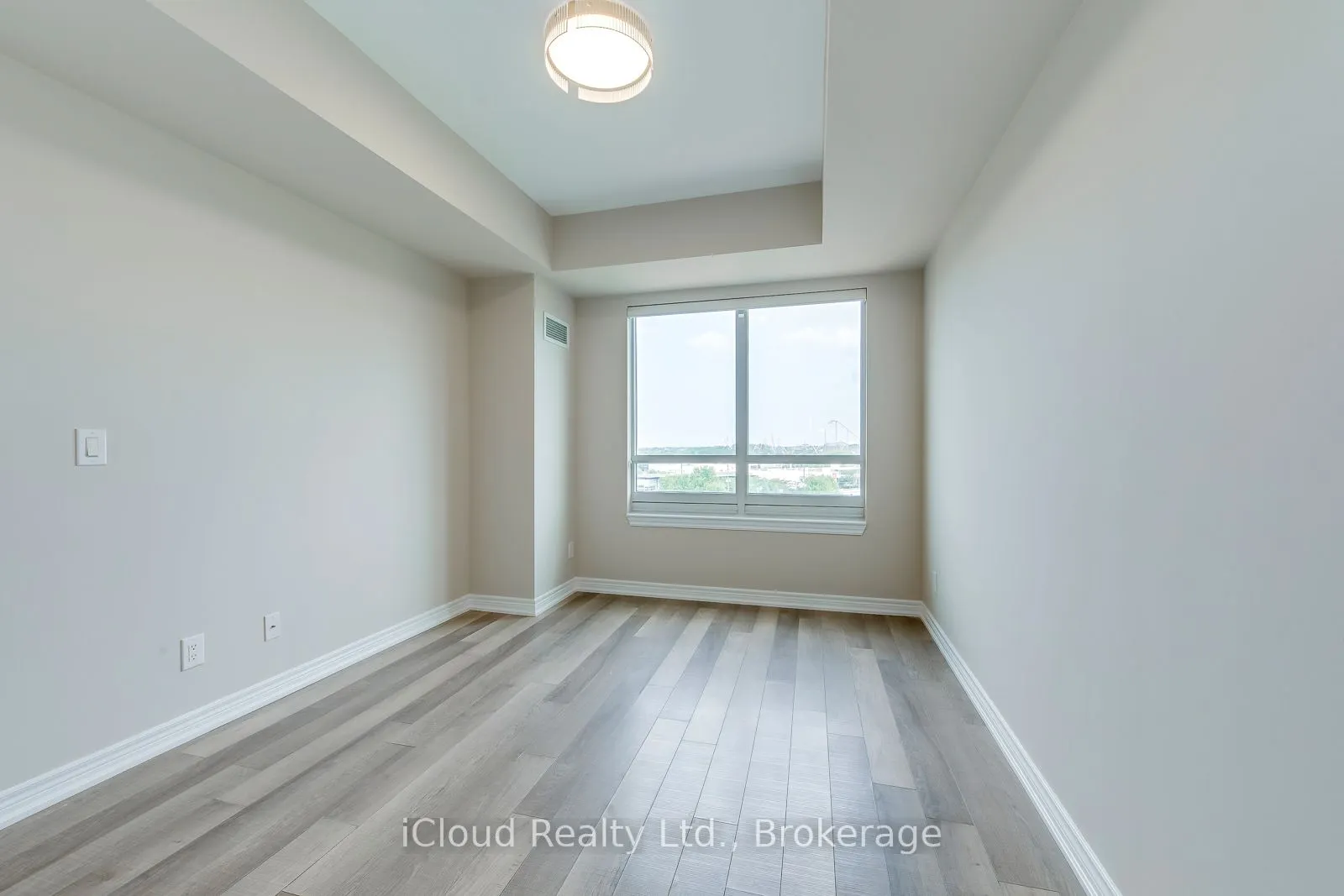9255 Jane Street, #804