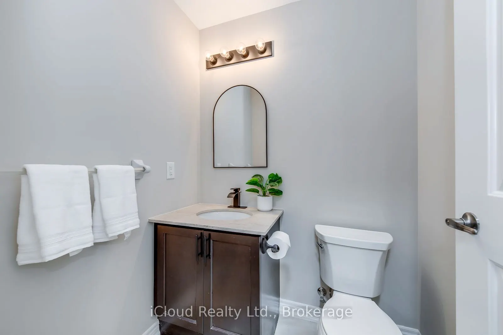9255 Jane Street, #804