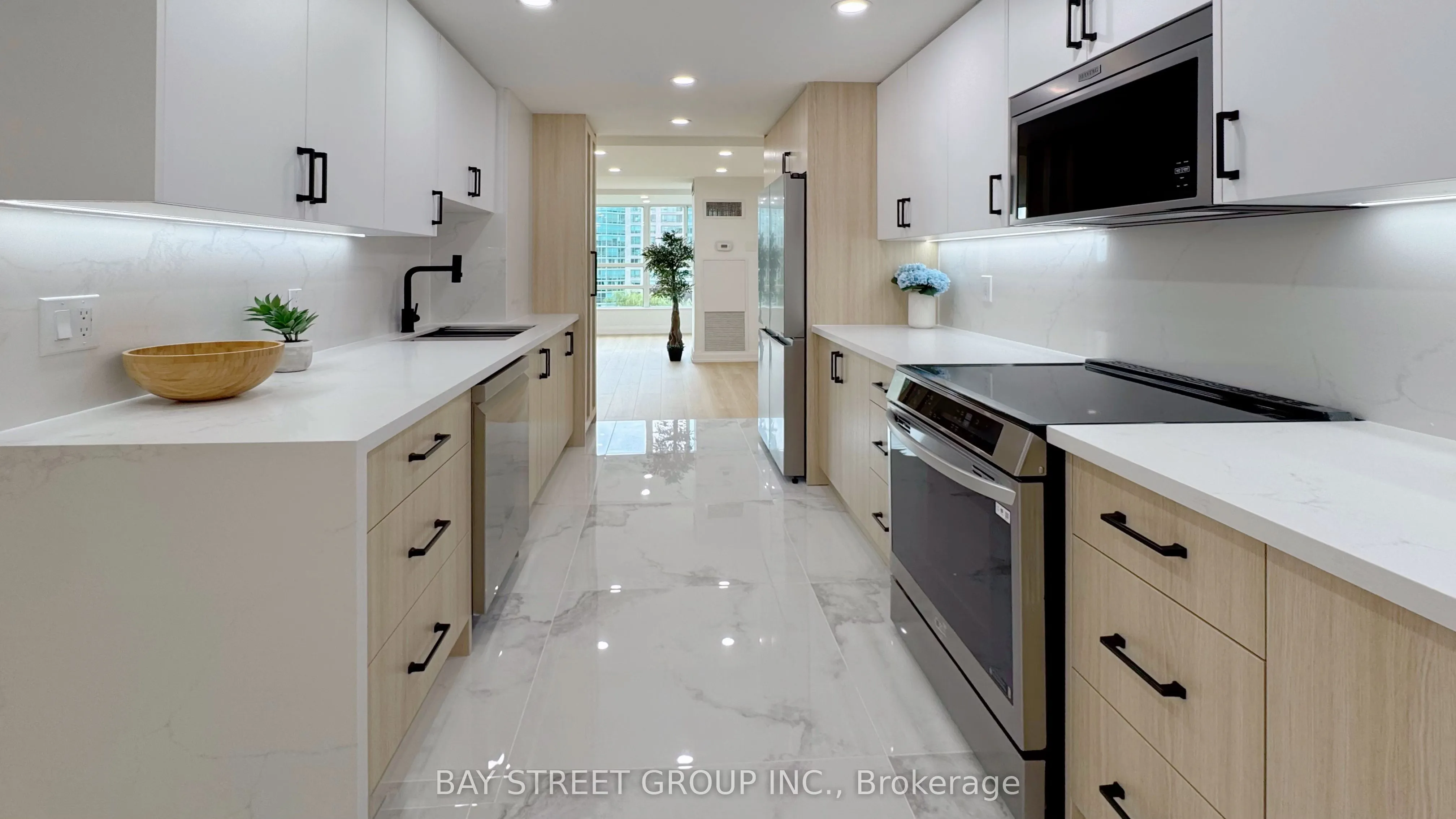 7905 Bayview Avenue, #606