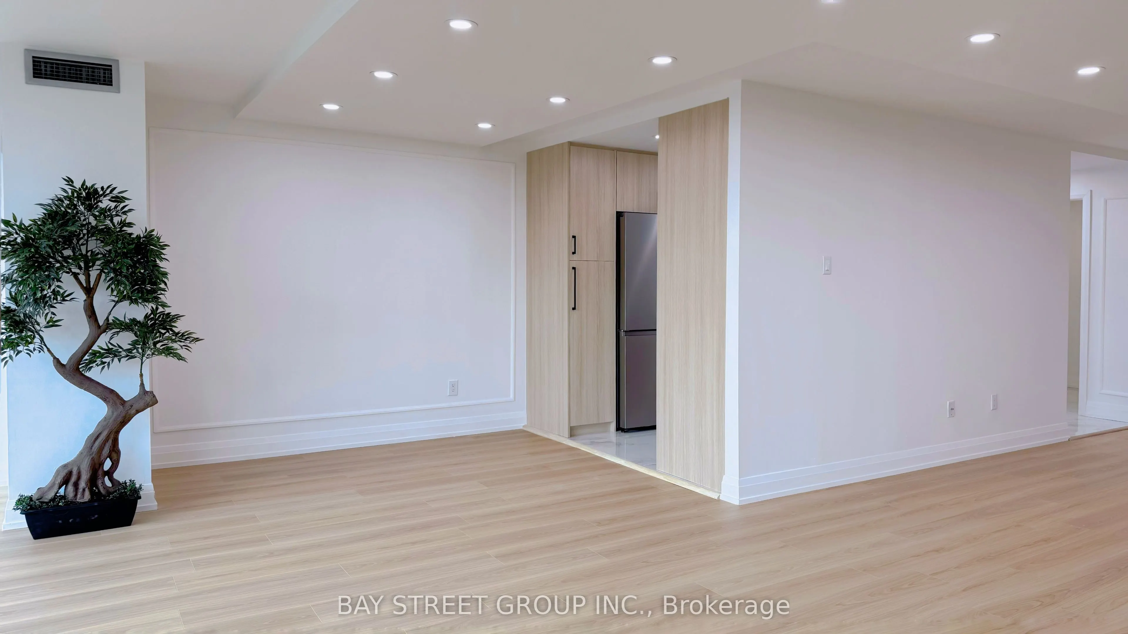 7905 Bayview Avenue, #606