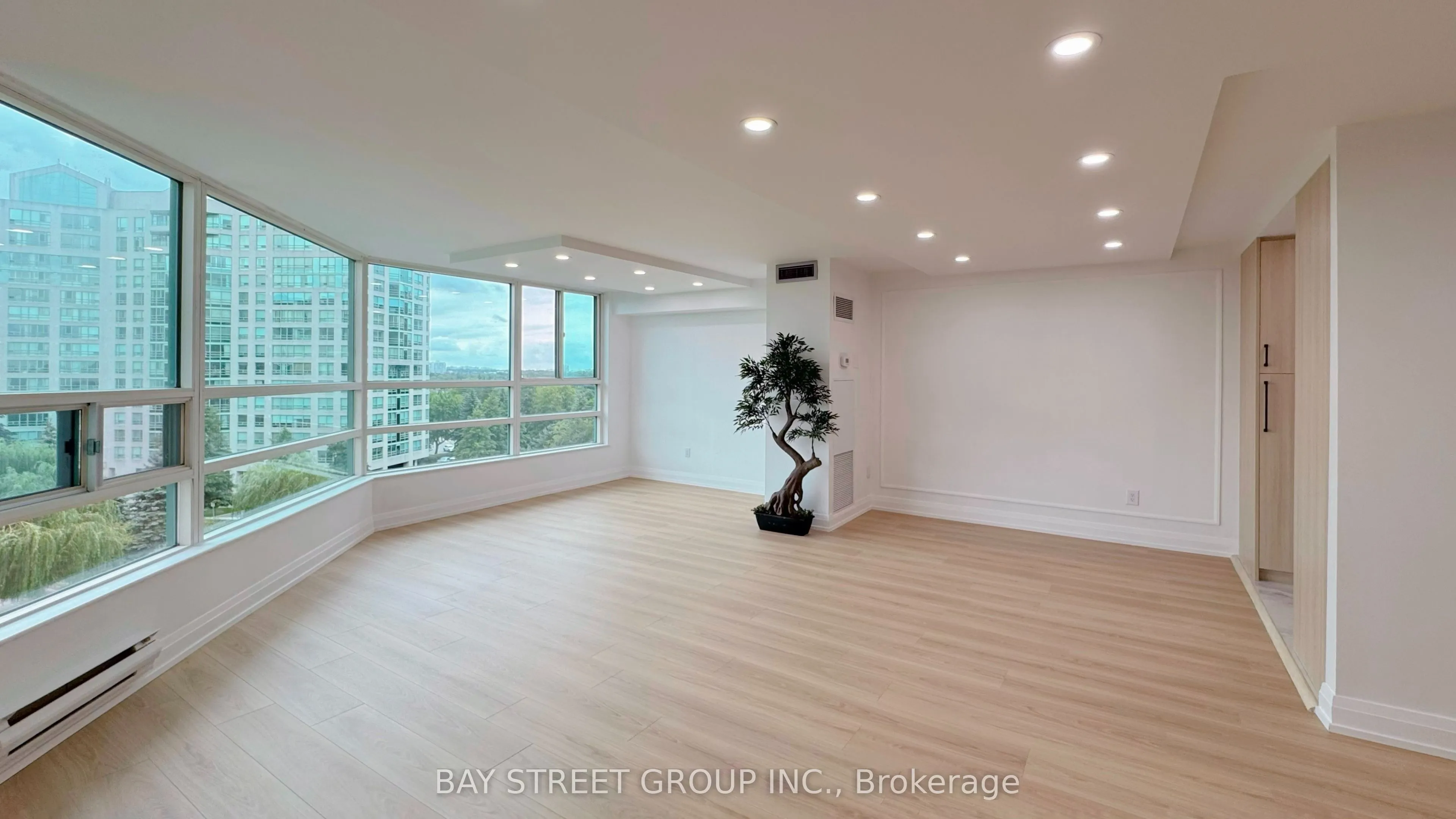 7905 Bayview Avenue, #606