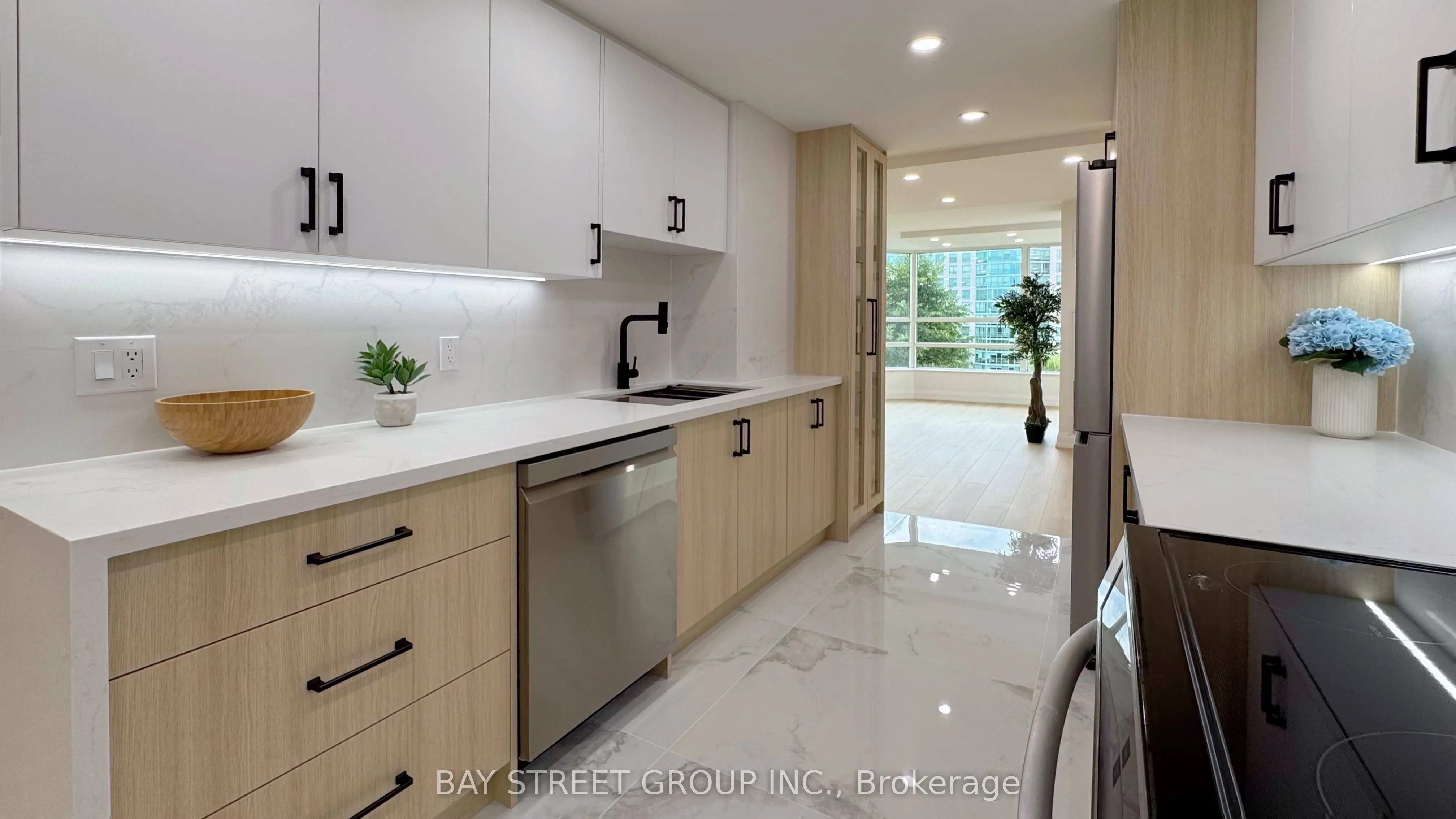 7905 Bayview Avenue, #606