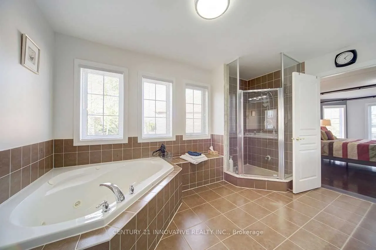 30 Albert Roffey Crescent