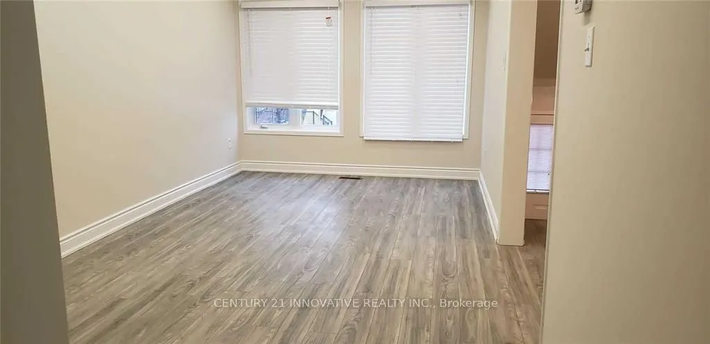 32 Yellowood Circle, #Upper